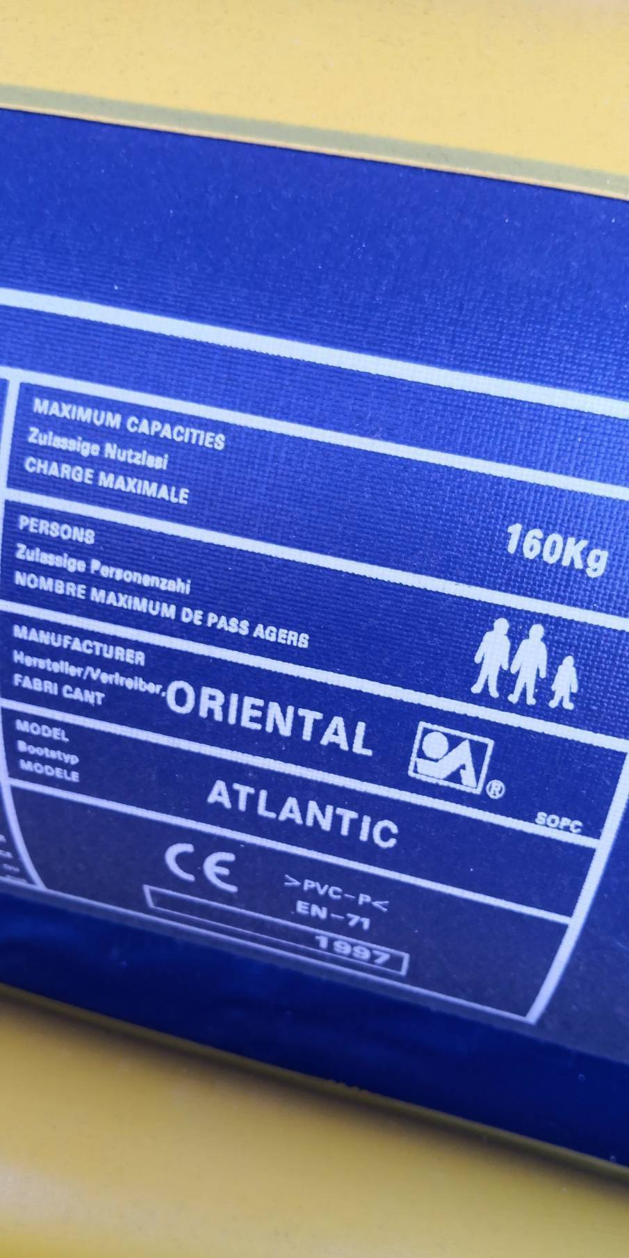 . เรือยางเป่าลมขนาดนั่งได้ 2.5 คน ยี่ห้อ ATLANTIC