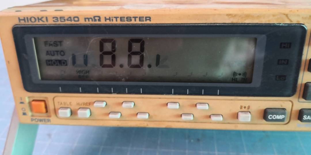 mΩ Hi TESTER เครื่องวัดความต้านทาน แบบตั้งโต๊ะยี่ห้อ HIOKI