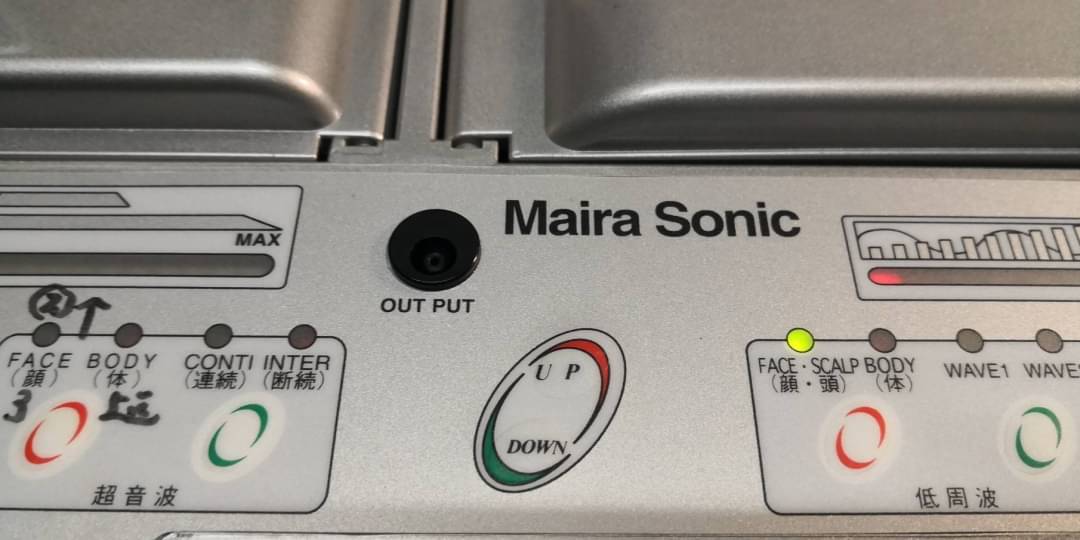 Maira Sonic เครื่องเกี่ยวกับการเสริมสวยดูแลผิวพรรณทั้งใบหน้าและร่างกายให้ดูดี By Christine Schrammek Japan มีหัวทำงานแบบต่างๆ 3 แบบ ใช้ไฟ 100 V. อุปกรณ์ครบ