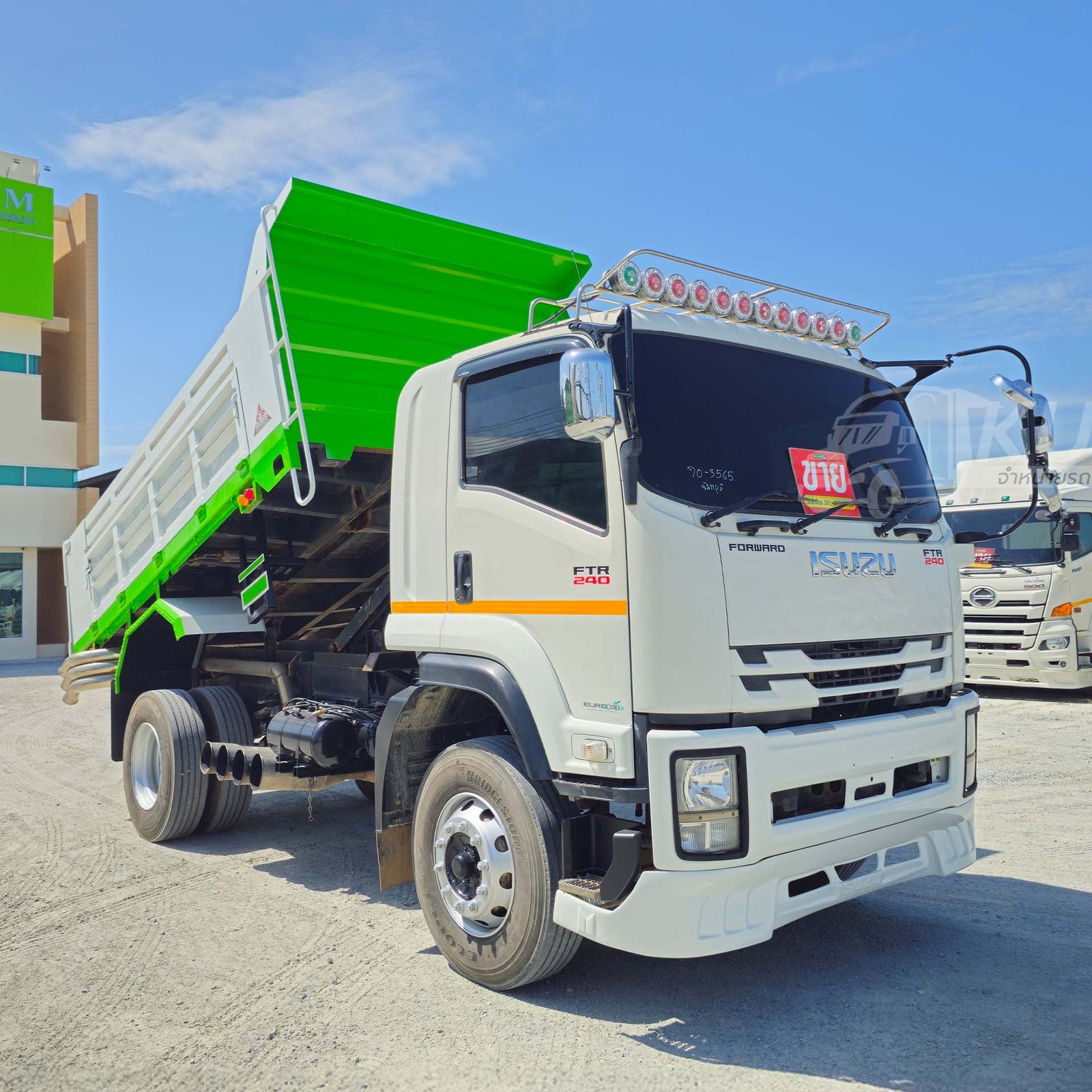สด ลด VAT หกล้อดั้มพ์ ISUZU FTR 240 แรงม้า ปี 65 ดั๊มพ์ดิน หิน ทรายได้ทุกงาน (3565)