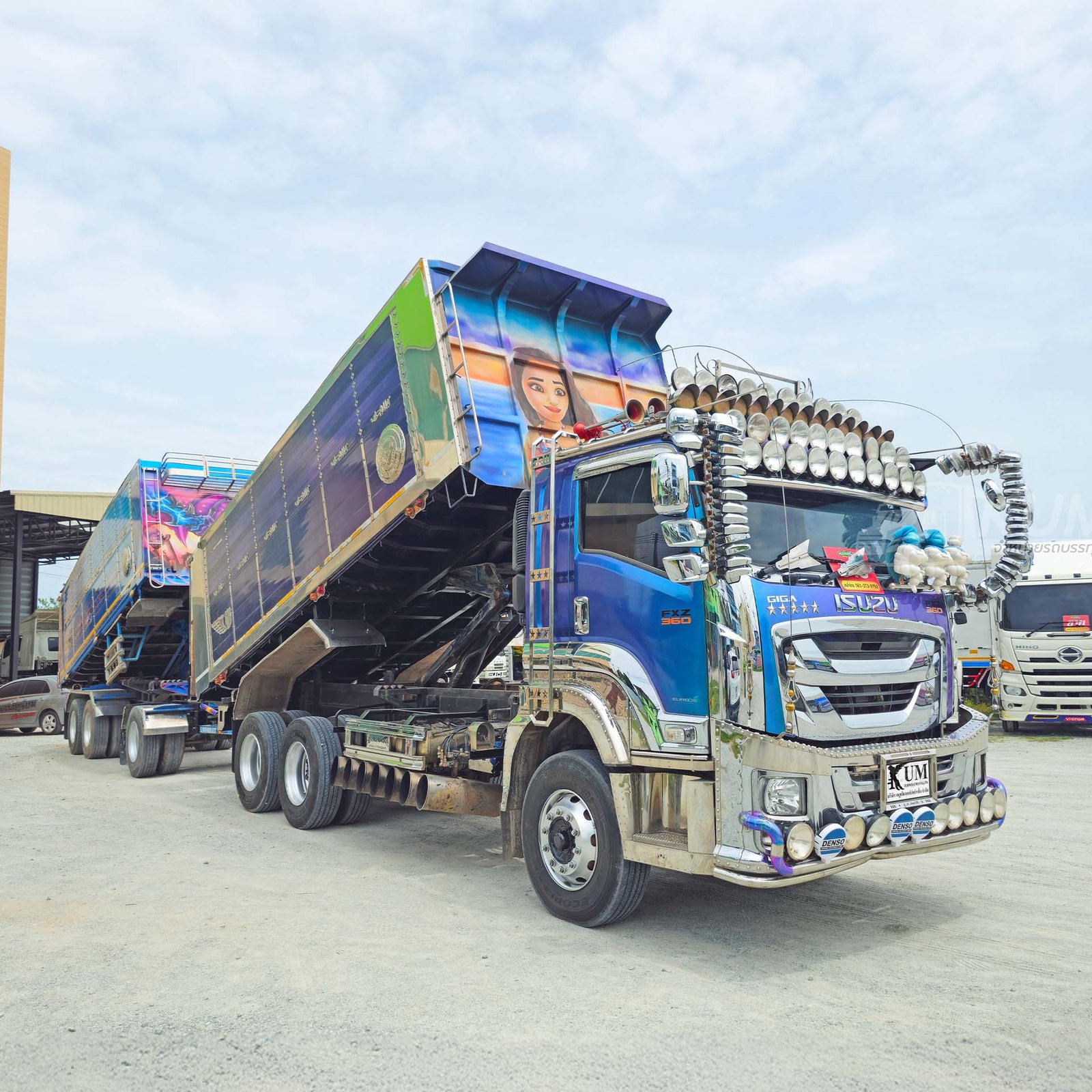 ผ่อน ลด ดอก สิบล้อดั้มพ์เกษตร ISUZU FXZ 360 แรงม้า ปี 66 + หางดั๊มพ์ สามเพลา อู่ส.สมบัติ ปี 65 สีสวย ผ่อน ลด ดอก สิบล้อดั้มพ์เกษตร ISUZU FXZ 360 แรงม้า ปี 66 + หางดั๊มพ์ สามเพลา อู่ส.สมบัติ ปี 65 สีสวย