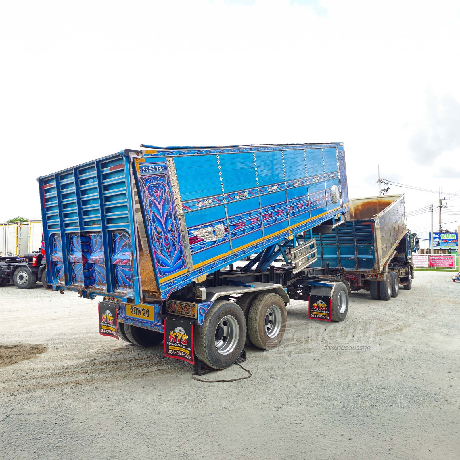 ผ่อน ลด ดอก สิบล้อดั้มพ์เกษตร ISUZU FXZ 360 แรงม้า ปี 66 + หางดั๊มพ์ สามเพลา อู่ส.สมบัติ ปี 65 สีสวยจัดคันนี้ (5236 2075)