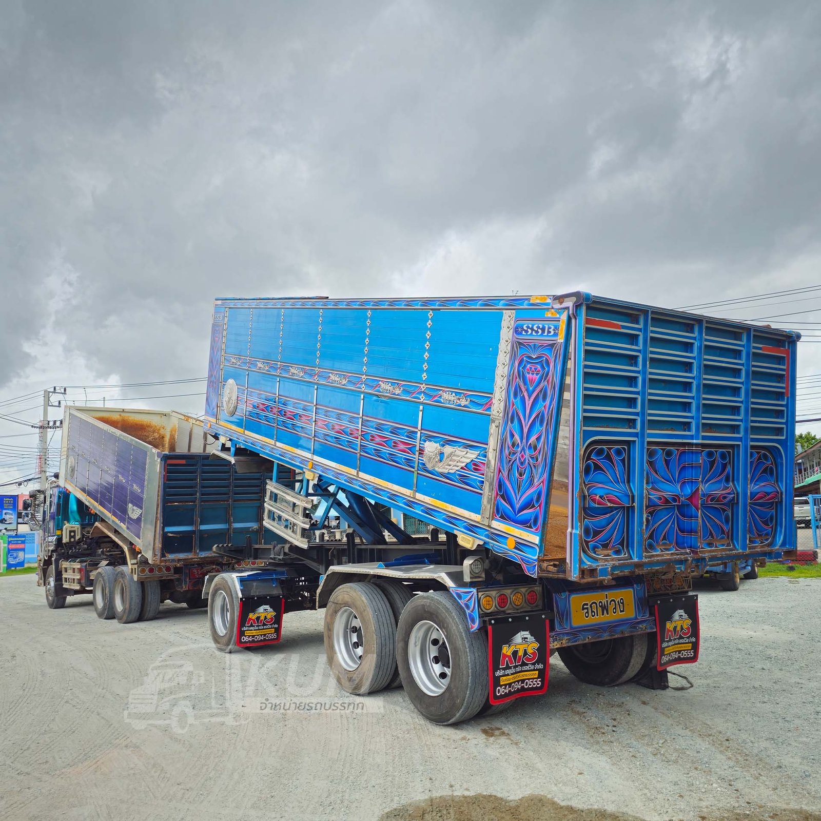 ผ่อน ลด ดอก สิบล้อดั้มพ์เกษตร ISUZU FXZ 360 แรงม้า ปี 66 + หางดั๊มพ์ สามเพลา อู่ส.สมบัติ ปี 65 สีสวยจัดคันนี้ (5236 2075)
