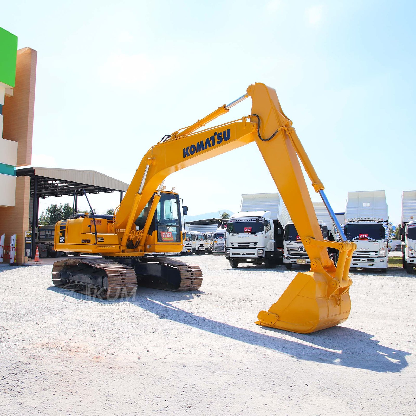 รถแบ็คโฮ KOMATSU PC200-7 150 แรงม้า ปี 48 (4599)