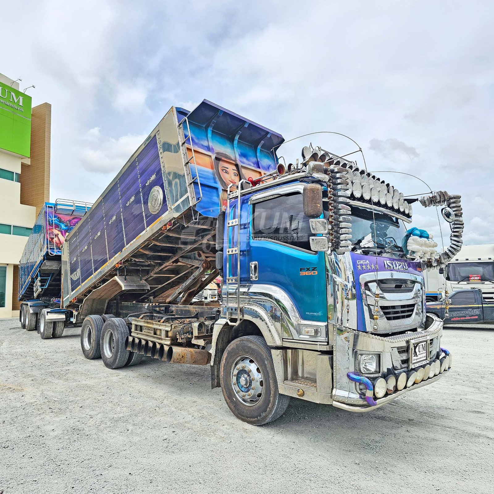 ผ่อน ลด ดอก สิบล้อดั้มพ์เกษตร ISUZU FXZ 360 แรงม้า ปี 66 + หางดั๊มพ์ สามเพลา อู่ส.สมบัติ ปี 65 สีสวยจัดคันนี้ (5236 2075)