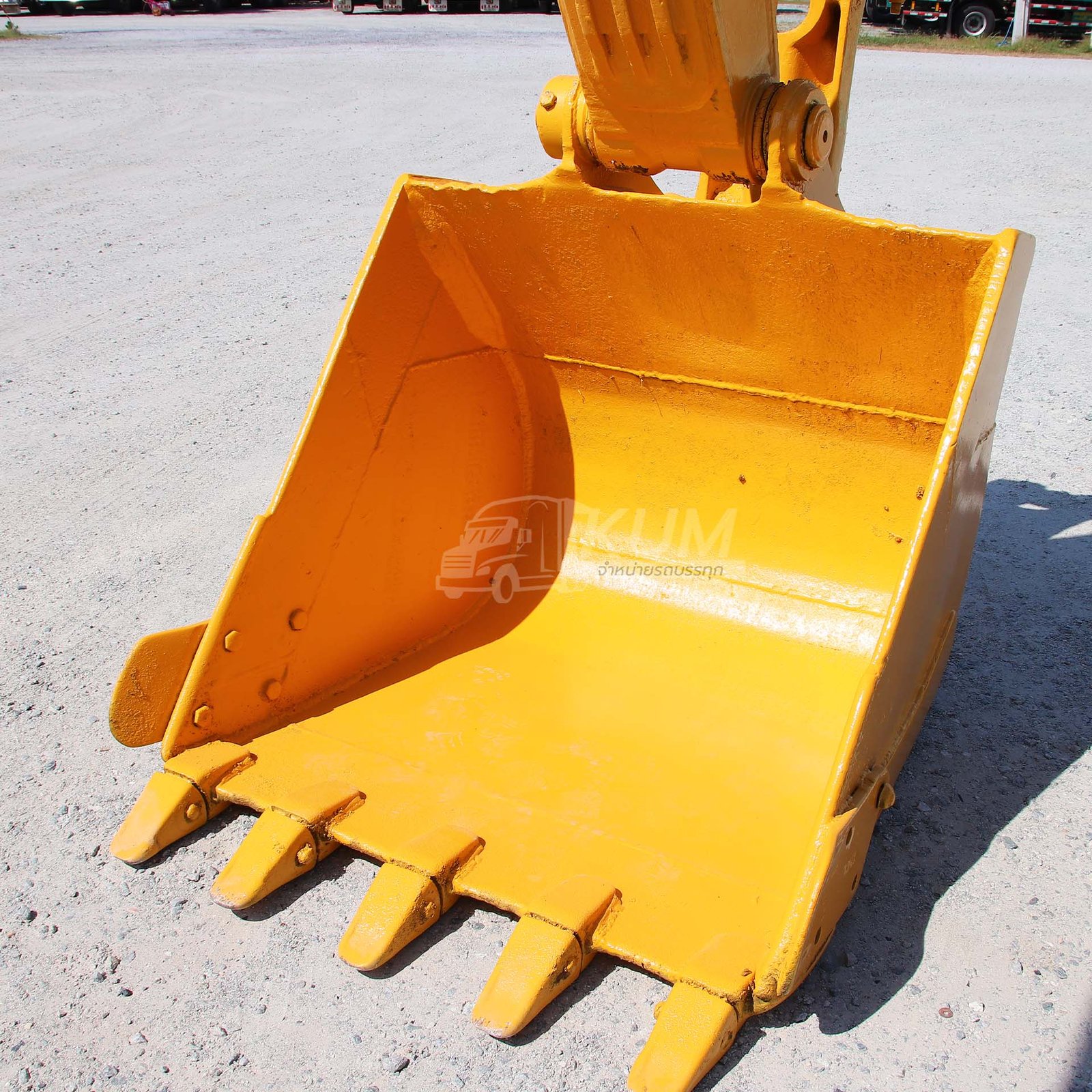 รถแบ็คโฮ KOMATSU PC200-7 150 แรงม้า ปี 48 (4599)