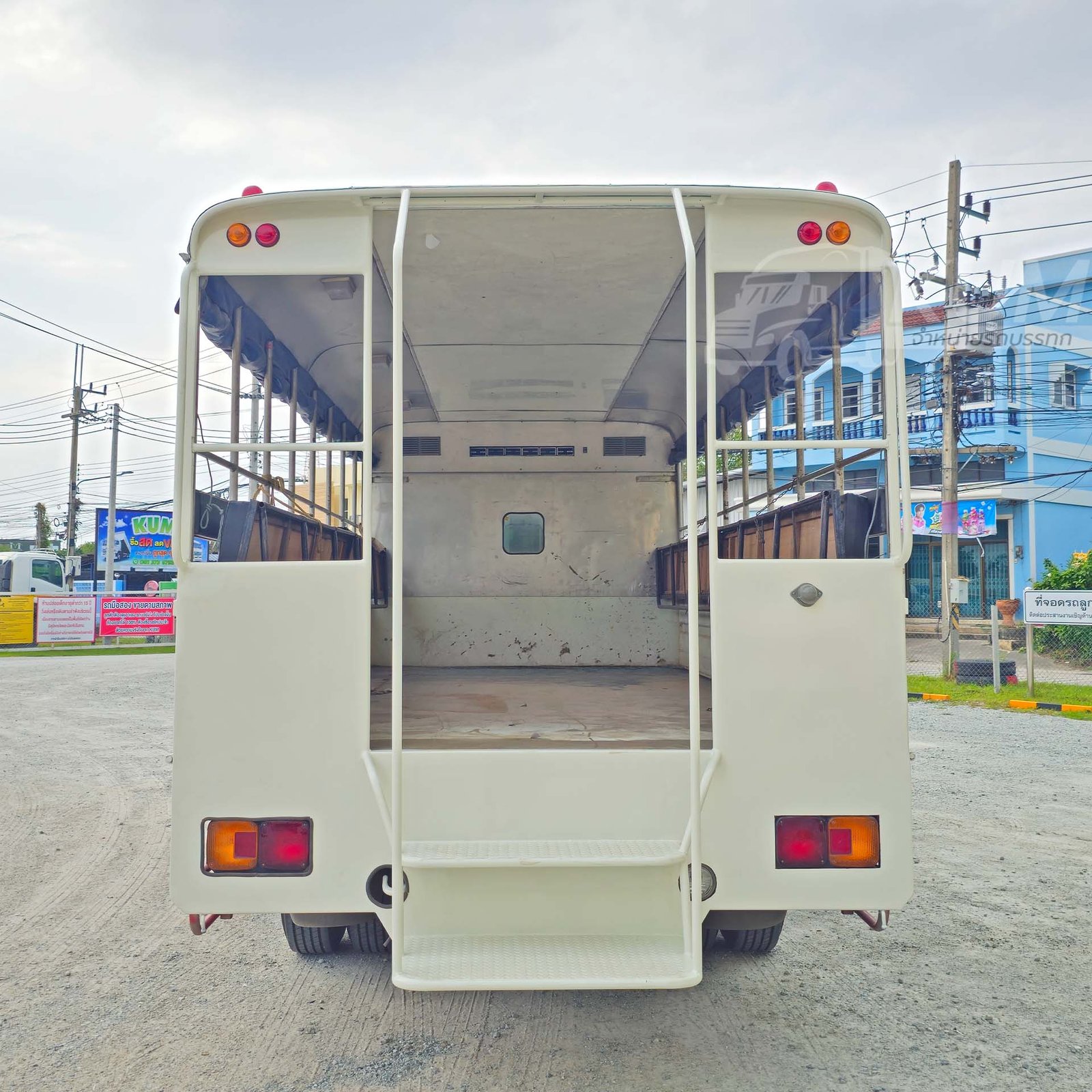 ผ่อน ลด ดอก หกล้อโดยสาร HINO Dominator 175 แรงม้า ปี 63 (3133)