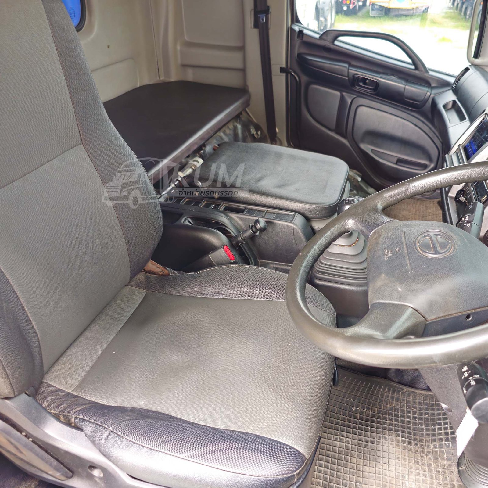 สด ลด VAT หกล้อตู้สิบบาน HINO FG 240 แรงม้า ปี 61 (0222)