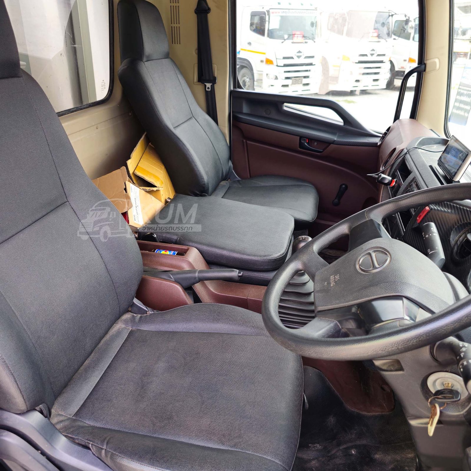 ผ่อน ลด ดอก หกล้อโดยสาร HINO Dominator 175 แรงม้า ปี 63 (3133)