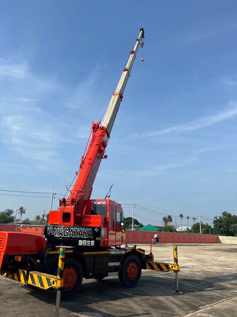 เครน ล้อ ขนาด 10 ตัน KATO เครน ล้อ ขนาด 10 ตัน KATO