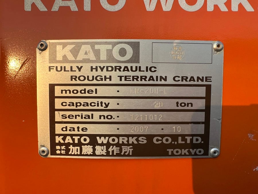 เครน 4 ล้อ KATO 20 TON เครน 4 ล้อ KATO 20 TON