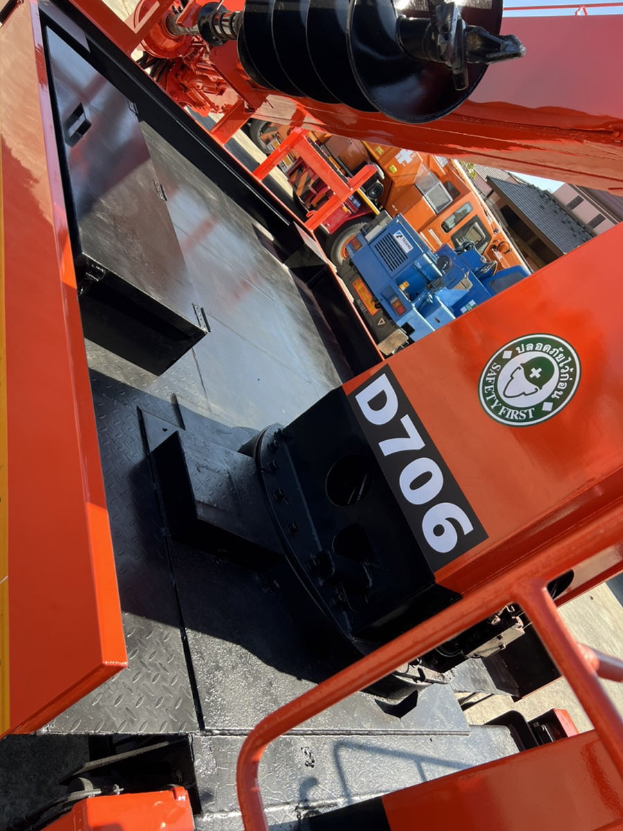 รถเจาะสว่าน AICHI D706 ISUZU DECA 6HL1- 225 HP รถเจาะสว่าน AICHI D706 ISUZU DECA 6HL1- 225 HP