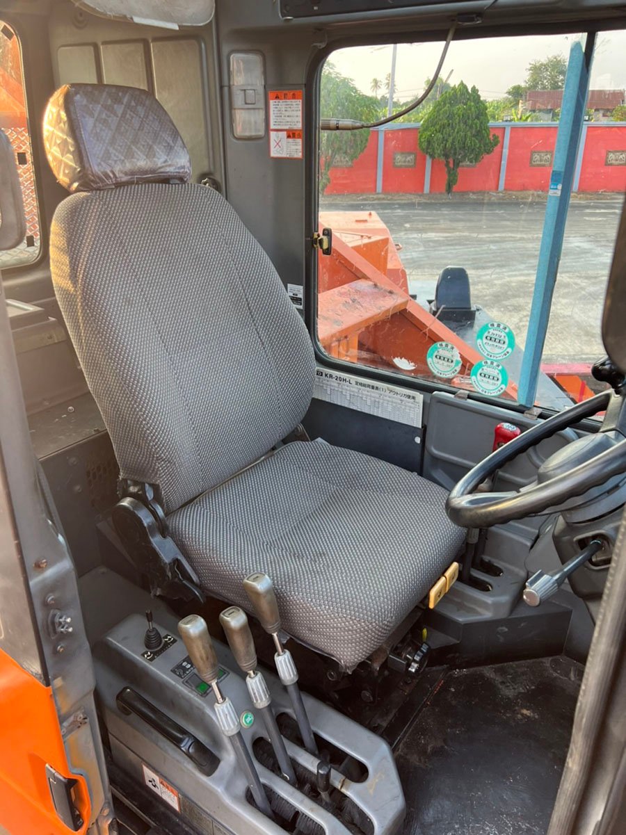 เครน 4 ล้อ KATO 20 TON เครน 4 ล้อ KATO 20 TON