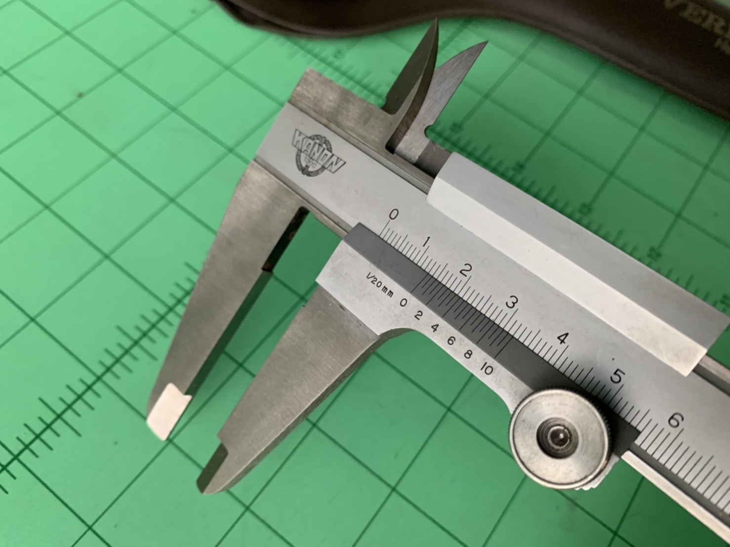 Vernier Caliper KANON TOKYO 300mm. เป็นของมือสองสภาพใหม่ครับ Vernier Caliper KANON TOKYO 300mm. เป็นของมือสองสภาพใหม่ครับ