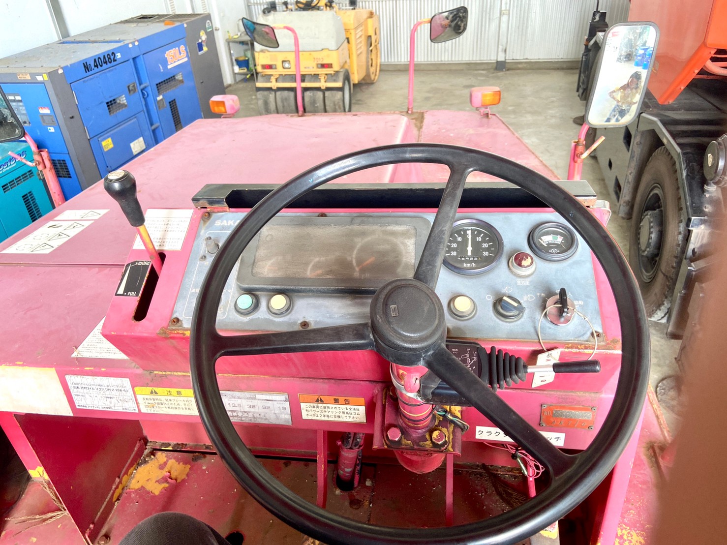 SAKAI T2 ปี2004 รถบดล้อยาง 7 ล้อ จากญี่ปุ่น โทร.080-6565422 หนิง SAKAI T2 ปี2004 รถบดล้อยาง 7 ล้อ จากญี่ปุ่น โทร.080-6565422 หนิง