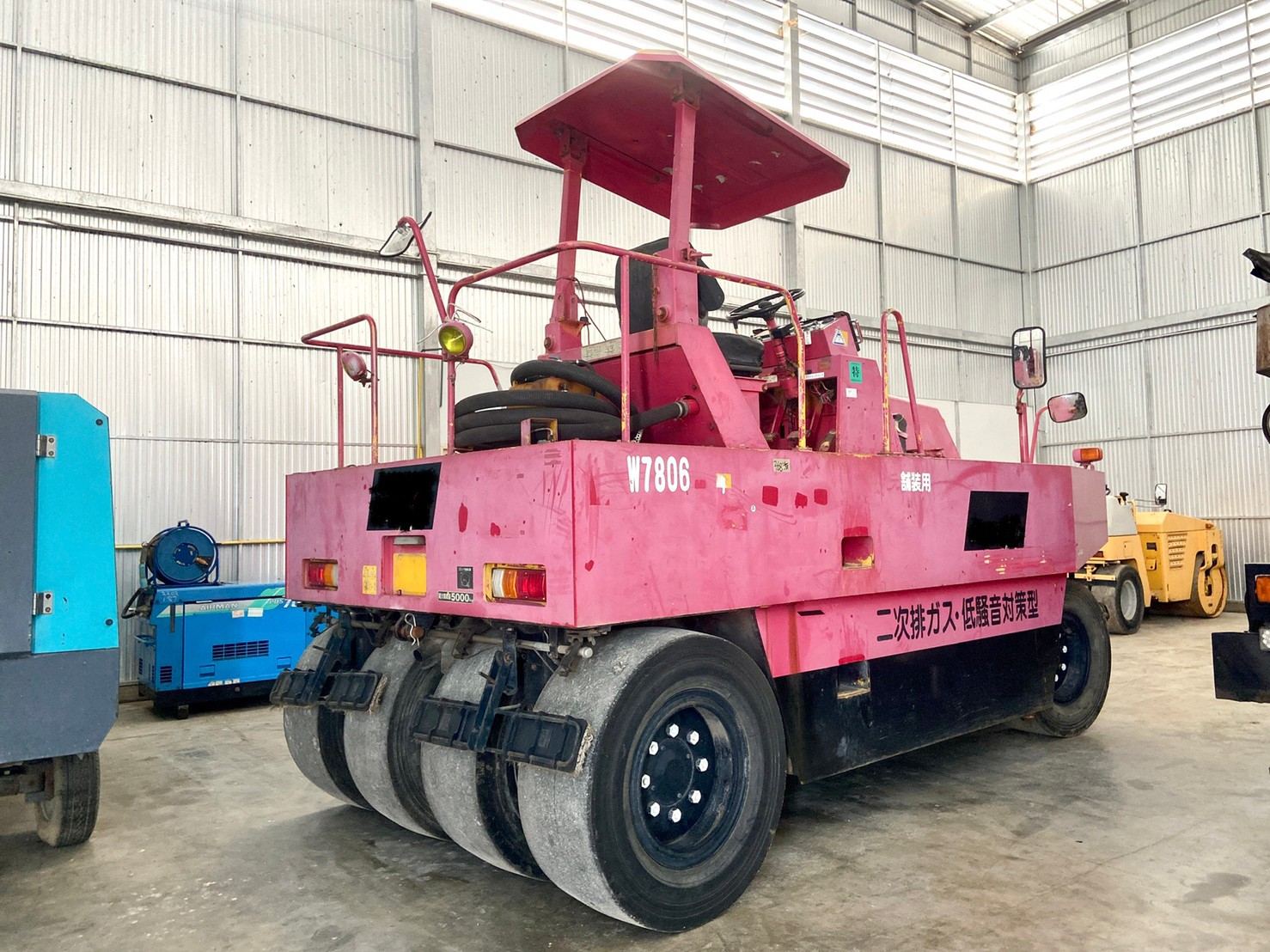 SAKAI T2 ปี2004 รถบดล้อยาง 7 ล้อ จากญี่ปุ่น โทร.080-6565422 หนิง SAKAI T2 ปี2004 รถบดล้อยาง 7 ล้อ จากญี่ปุ่น โทร.080-6565422 หนิง
