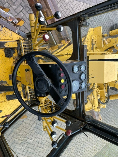 Komatsu GD705A-4A ปี1996 USA โทร.080-6565422 หนิง
