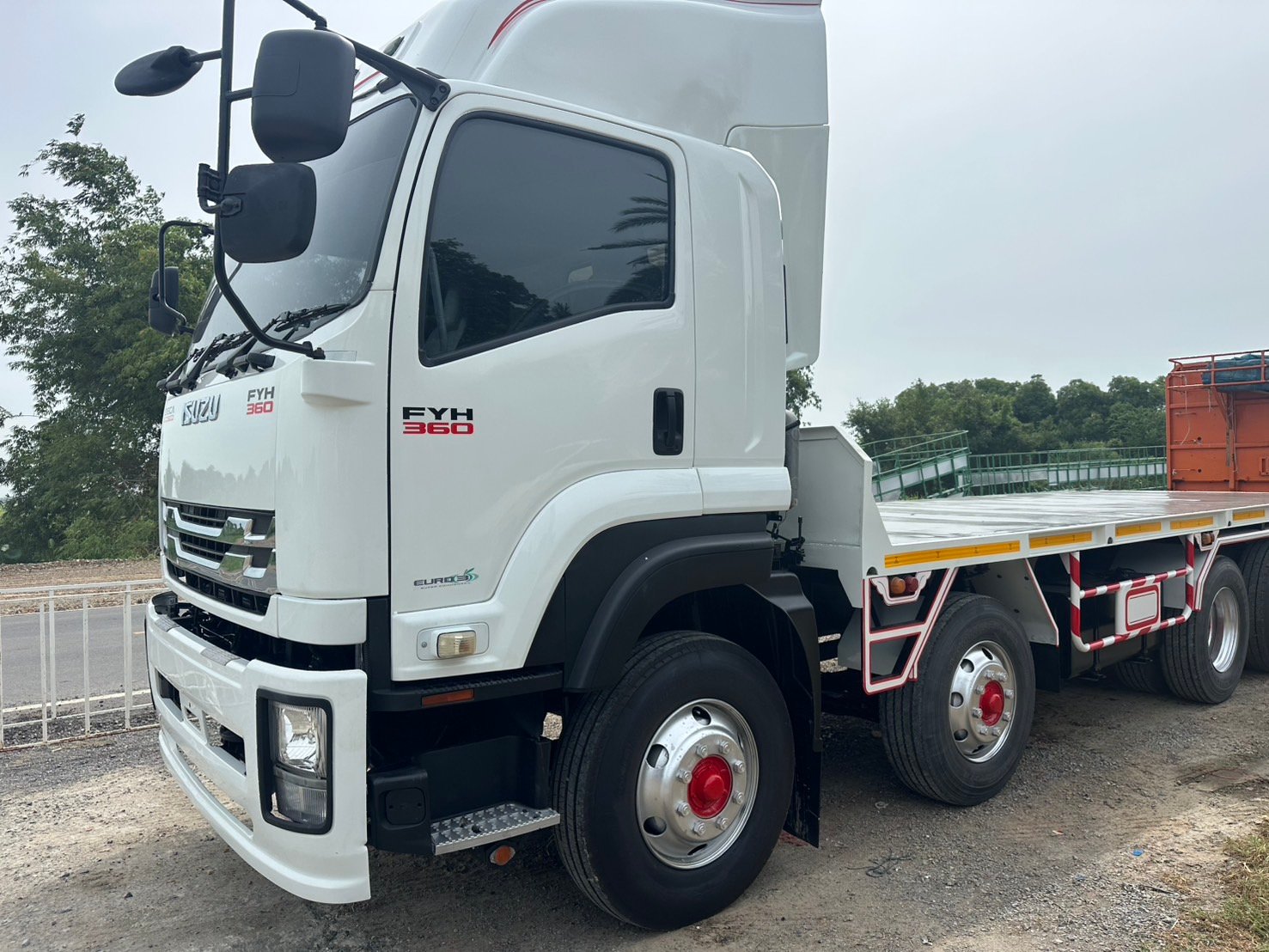 ISUZU FYH360 ปี แม่ปี 57 ลูกปี 55 ยาว 7 เมตร ทั้งตัวแม่ ตัวลูก ราคาพ่วงละ 1,580,000 หรือจะแยกแม่ราคา ISUZU FYH360 ปี แม่ปี 57 ลูกปี 55 ยาว 7 เมตร ทั้งตัวแม่ ตัวลูก ราคาพ่วงละ 1,580,000 หรือจะแยกแม่ราคา