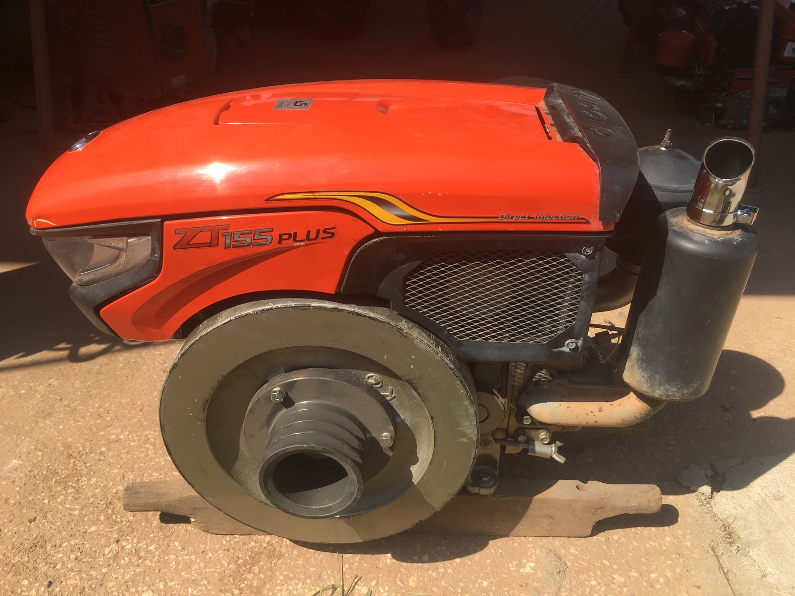 ขายเครื่องKubota Zt155 Di plusรุ่นใหม่ถังเหล็กสภาพใช้งานน้อยราคา39,000บาทโทร088-9049322ครับ