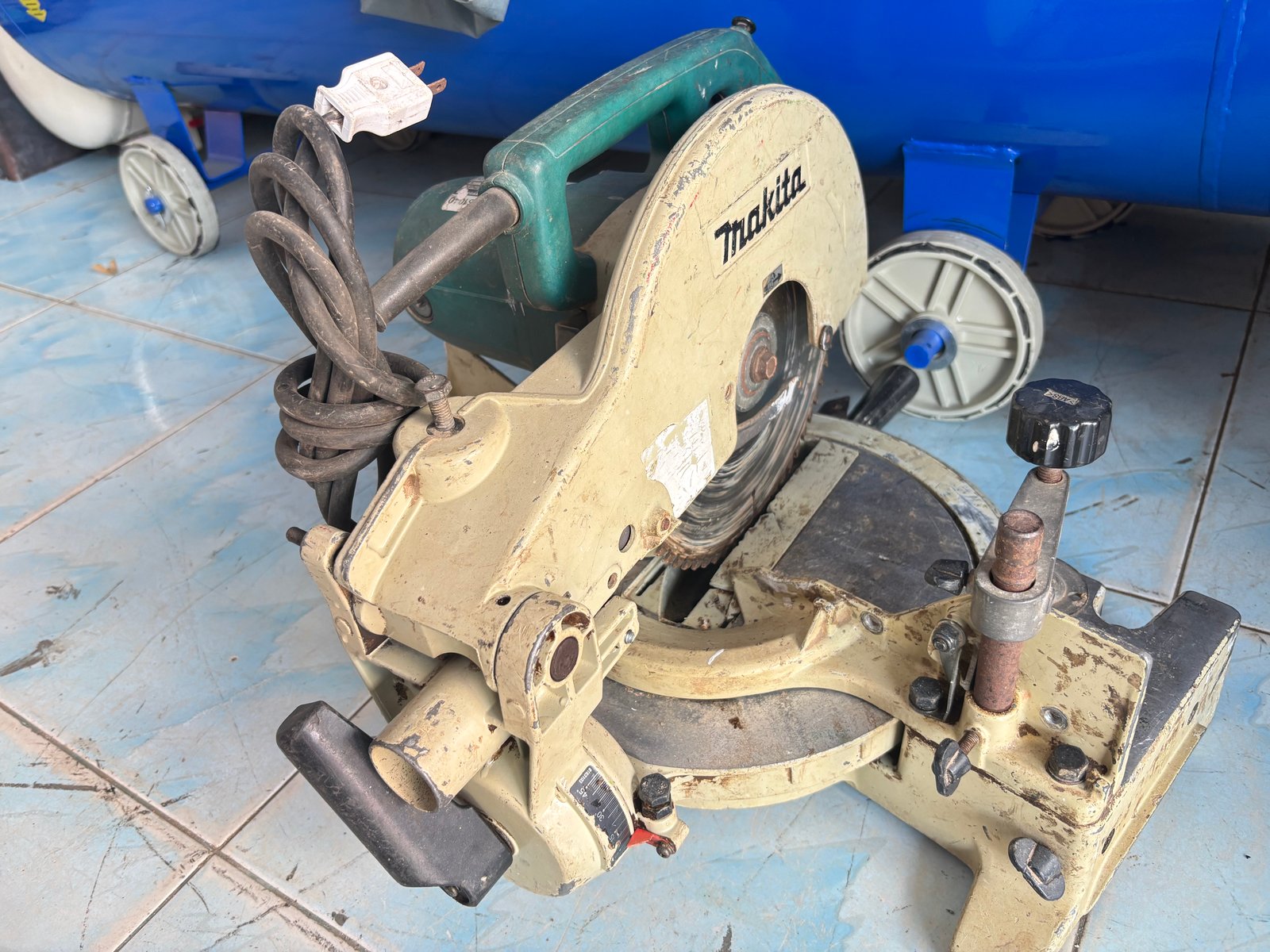 ขายเลื่อยองศา makita ls1040 มือสอง