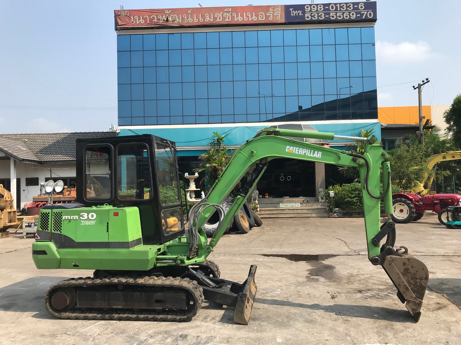 รถขุด CAT-MITSU MM30 คันนี้มีเก๋ง พร้อมใช้งาน นำเข้าจากญี่ปุ่นไม่เคยใช้ในไทย