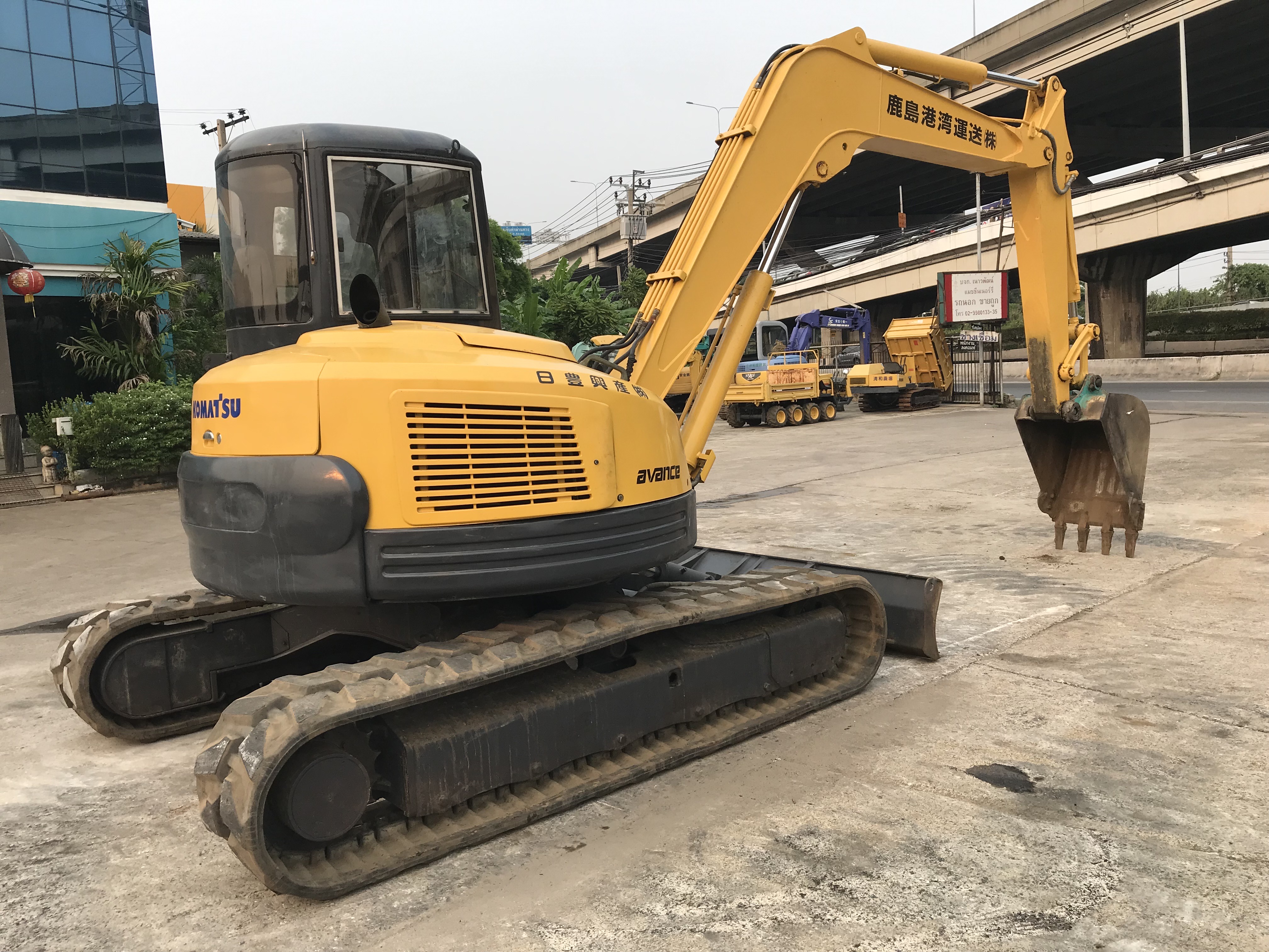 รถขุด KOMATSU PC70FR พร้อมใช้งาน สอบถามเพิ่มเติมที่คุณชัญญา
