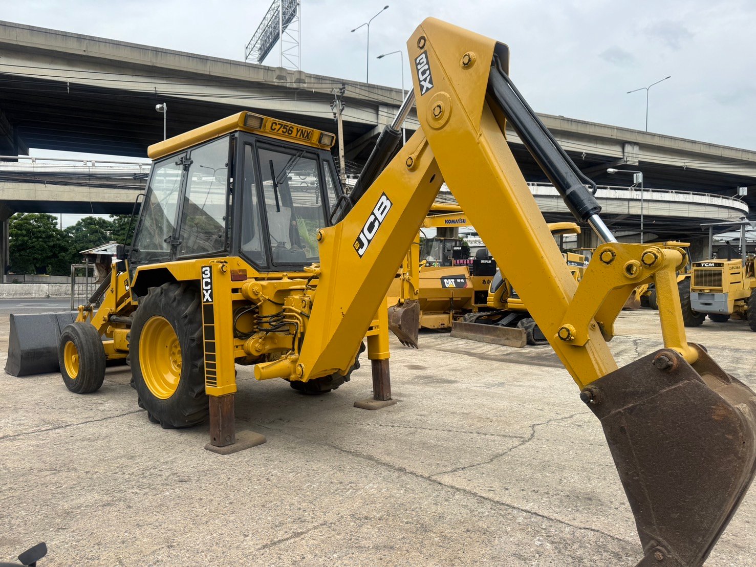 รถตักหน้าขุดหลัง JCB 3CX ใหม่ล่าสุด สอบถามที่คุณครีม 0658844400