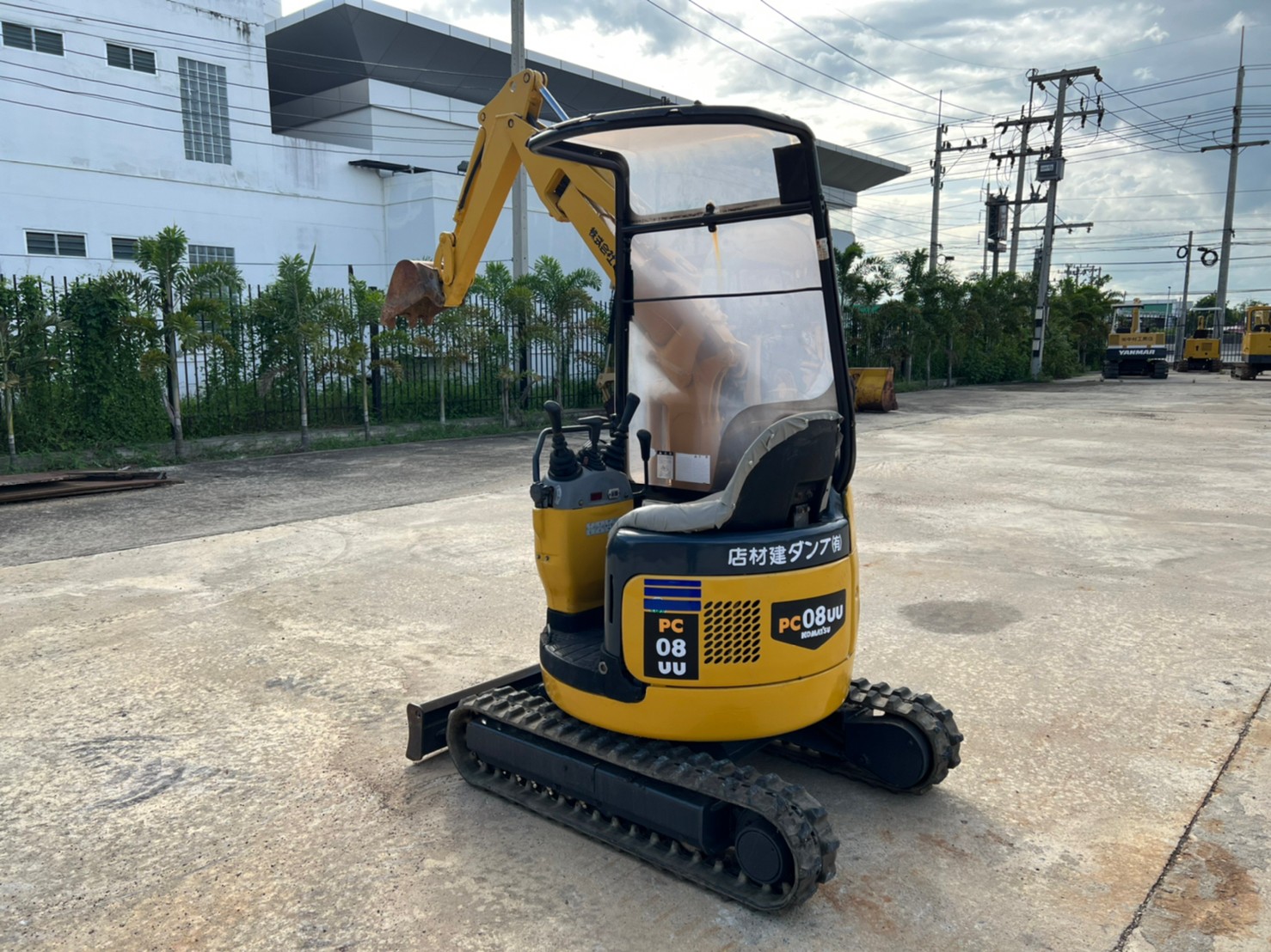รถขุด KOMATSU PC08UU มาใหม่พร้อมใช้งาน นำเข้าจากญี่ปุ่นไม่เคยใช้งานในไทย ชั่วโมงการทำงานน้อย รถขุด KOMATSU PC08UU มาใหม่พร้อมใช้งาน นำเข้าจากญี่ปุ่นไม่เคยใช้งานในไทย ชั่วโมงการทำงานน้อย