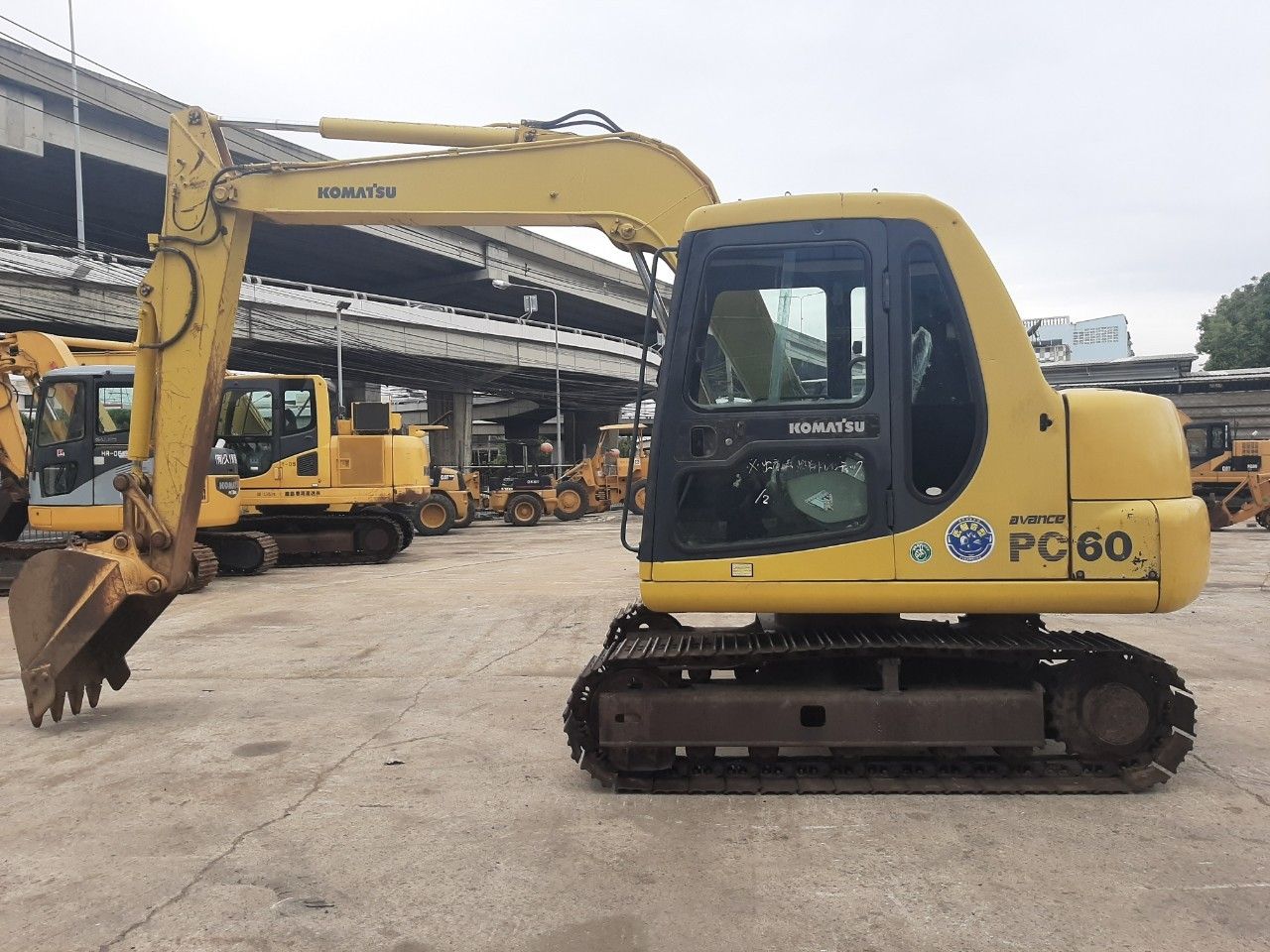 รถขุด KOMATSU PC60-7 พร้อมใช้งาน สอบถามเพิ่มเติมที่คุณชัญญา รถขุด KOMATSU PC60-7 พร้อมใช้งาน สอบถามเพิ่มเติมที่คุณชัญญา