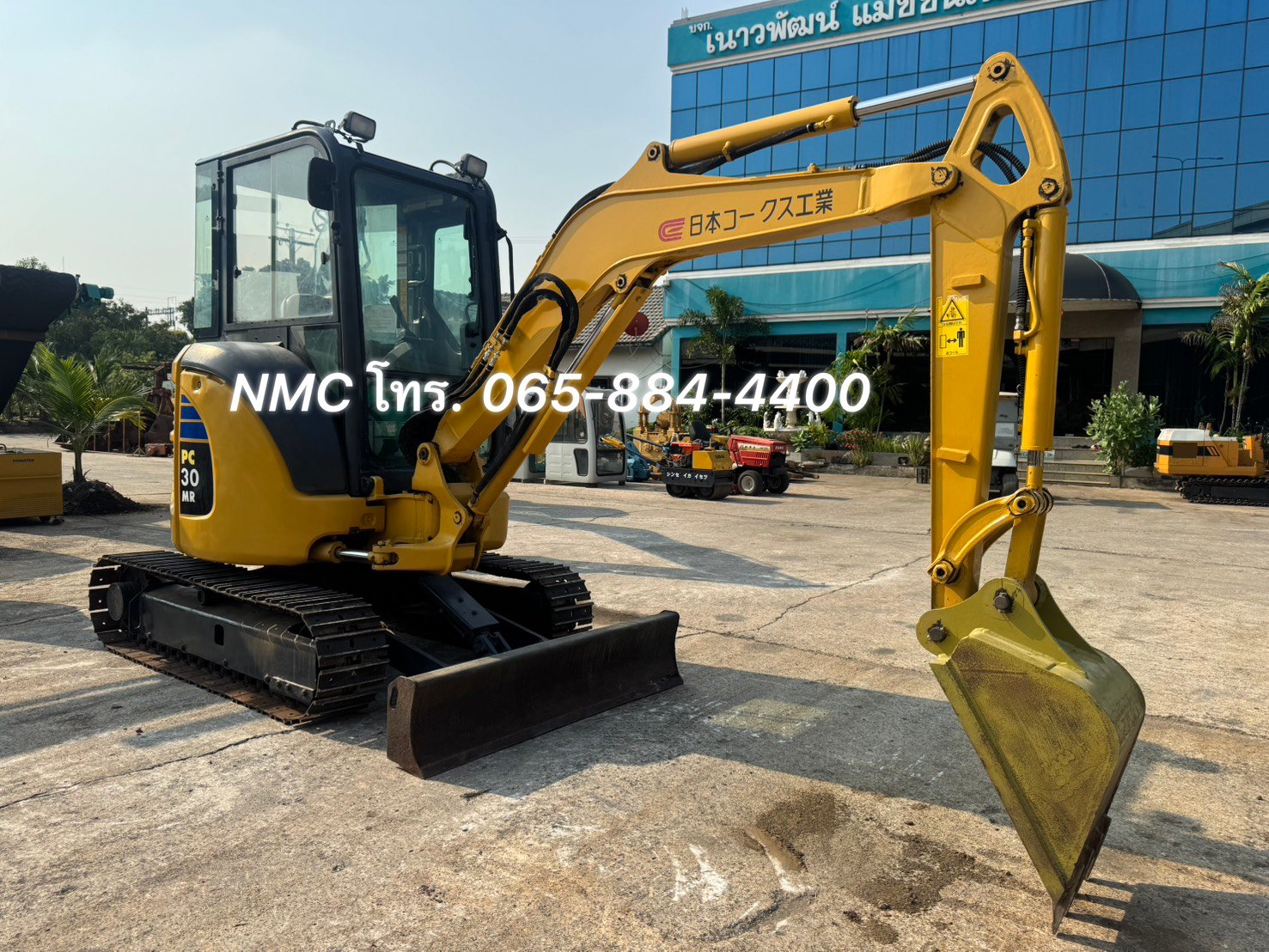 รถขุด KOMATSU PC30MR-3 พร้อมเก๋ง สอบถามที่คุณครีม 0658844400 รถขุด KOMATSU PC30MR-3 พร้อมเก๋ง สอบถามที่คุณครีม 0658844400