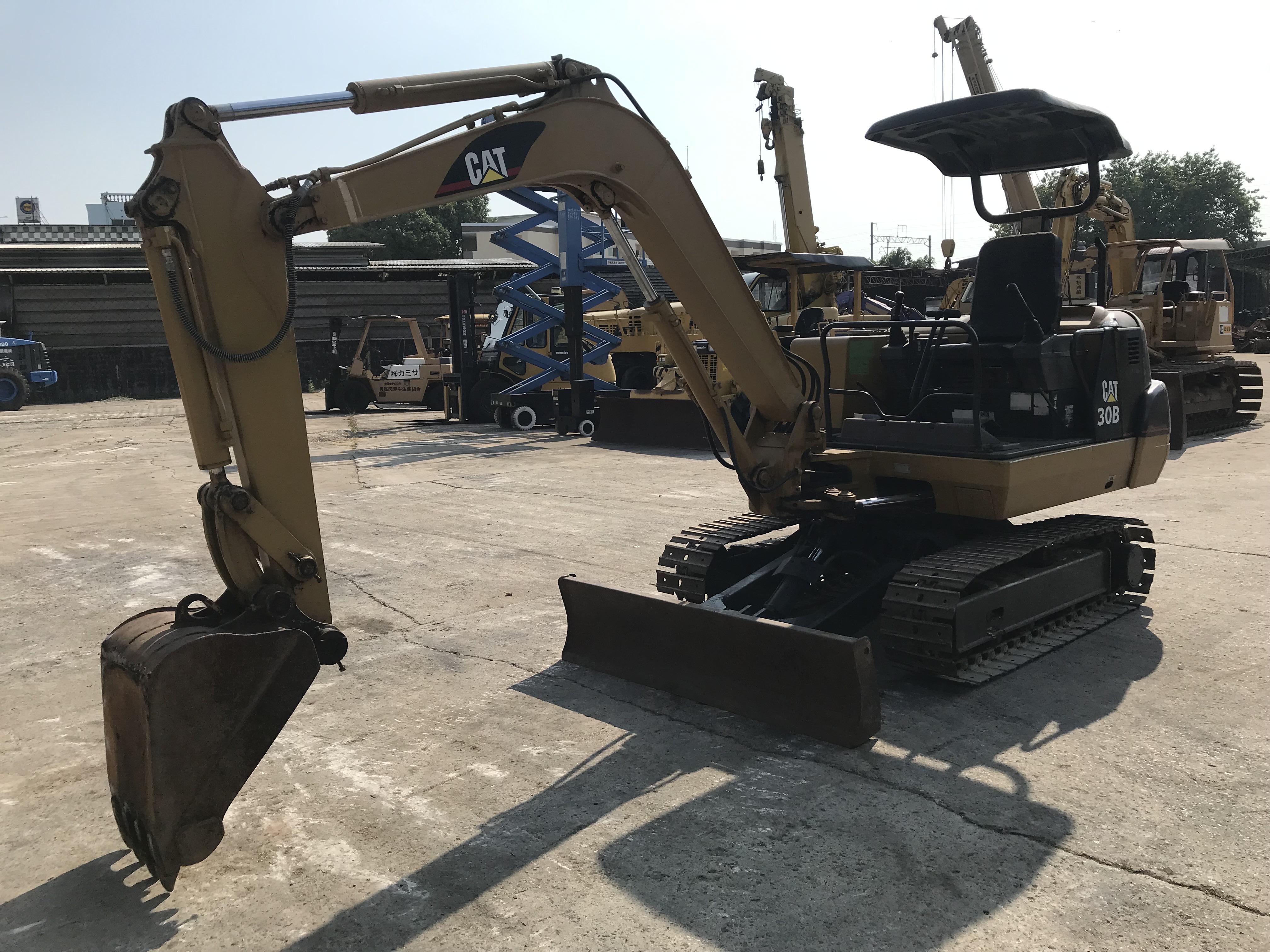 รถขุด CAT-MITSU 30B ขนาดเท่า PC30 ปั๊มนิ้วคอนโทรลน้ำมัน สอบถามเพิ่มเติมที่คุณชัญญา 0658844400, www.nmc99.com