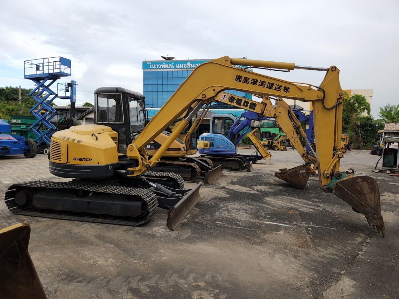 รถขุดมือสอง KOMATSU PC70FR-1 รถสวยใช้งานมาน้อย นำเข้าจากญี่ปุ่น