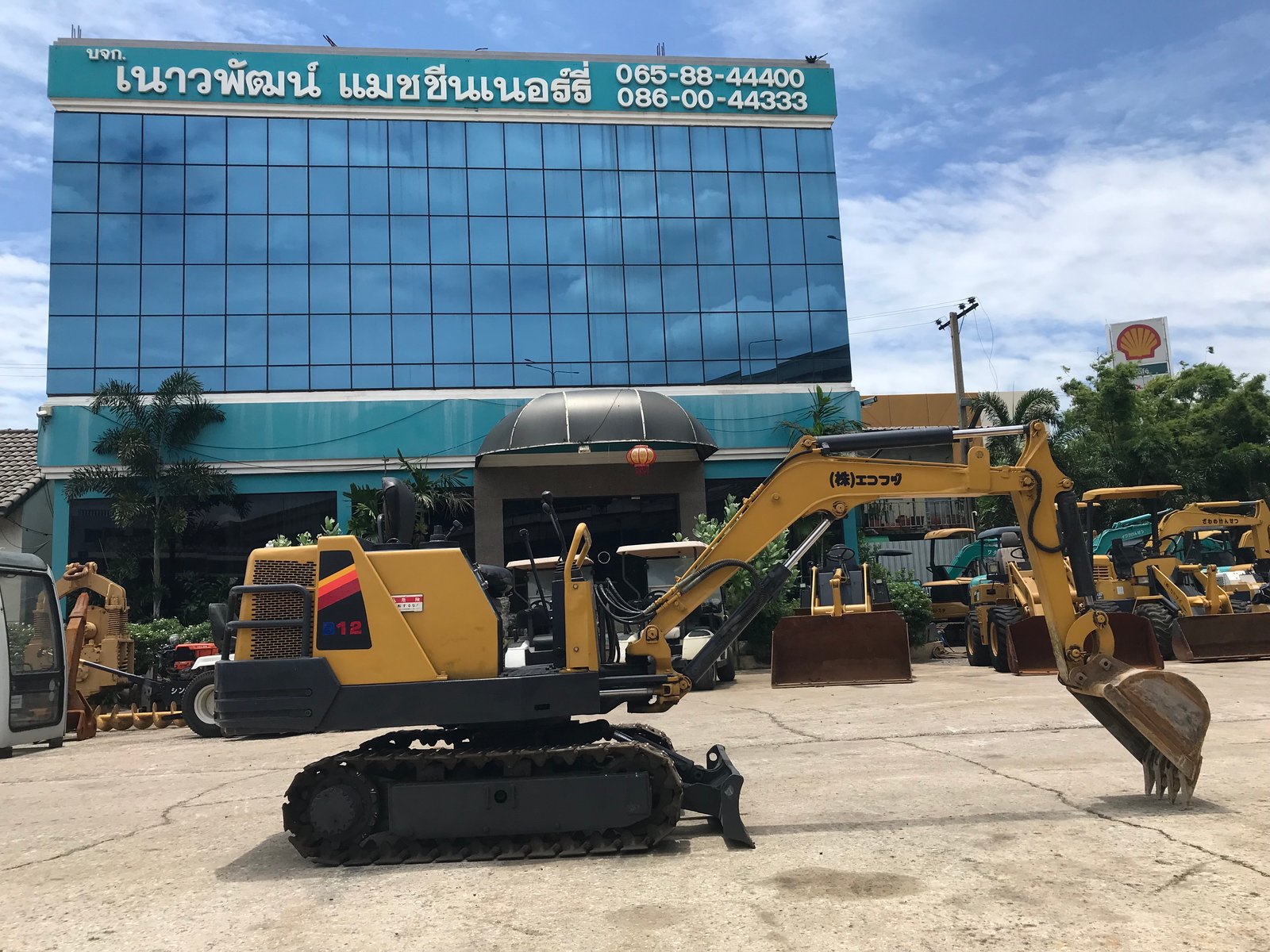 รถขุด YANMAR B12 ใช้งานมาน้อย สอบถามที่คุณครีม 0658844400