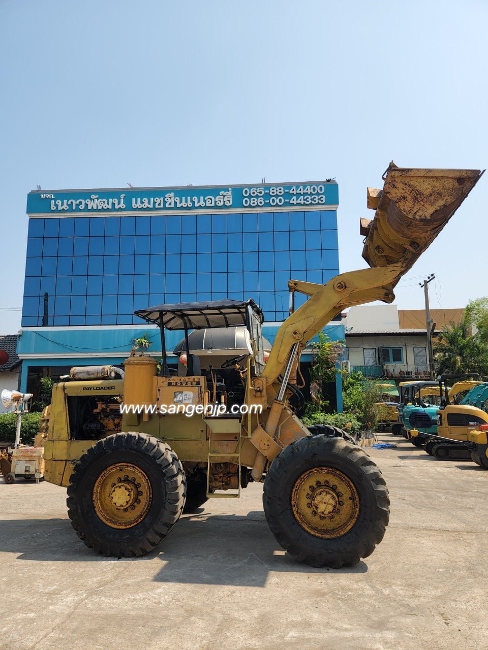 รถตัก KOMATSU JH60 พร้อมใช้งาน สอบถามที่คุณครีม 0658844400