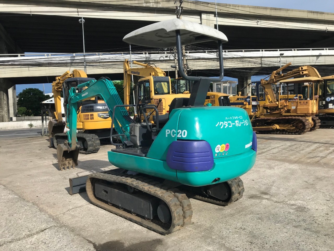 รถขุดมือสอง KOMATSU  PC20-7 นําเข้ามาจากญี่ปุ่นพร้อมใช้งาน