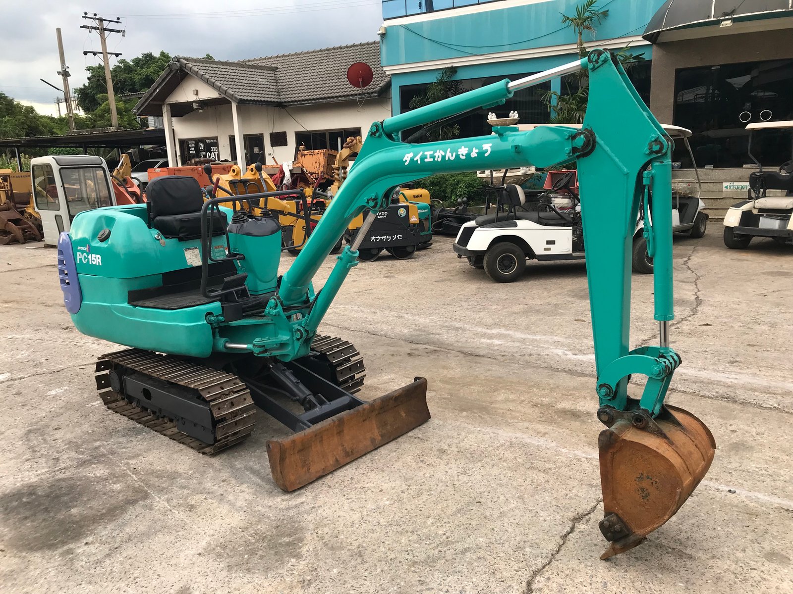 รถขุด KOMATSU PC15R-8 ใช้งานมาน้อย สอบถามที่คุณครีม 0658844400 รถขุด KOMATSU PC15R-8 ใช้งานมาน้อย สอบถามที่คุณครีม 0658844400