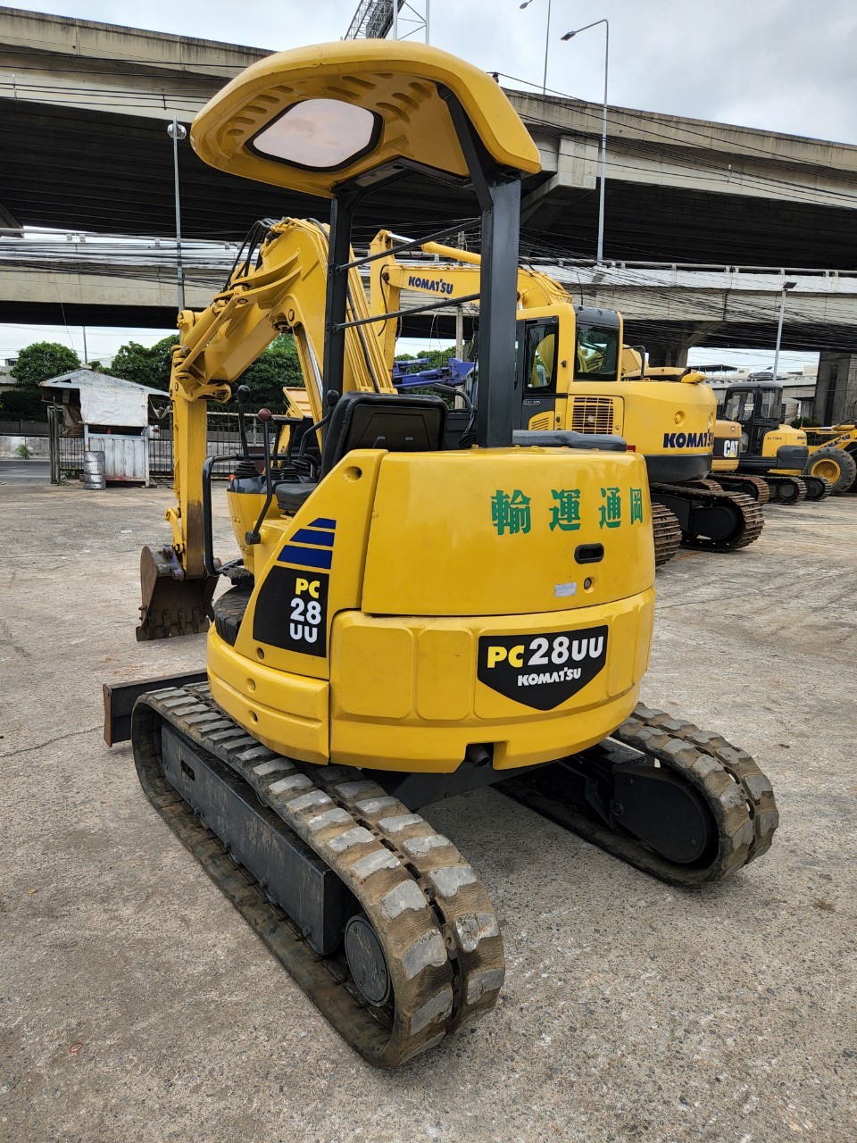 รถขุด KOMATSU PC28UU-2 พร้อมใช้งาน นำเข้าจากญี่ปุ่นไม่เคยใช้ในไทย ชั่วโมงการทำงานน้อย