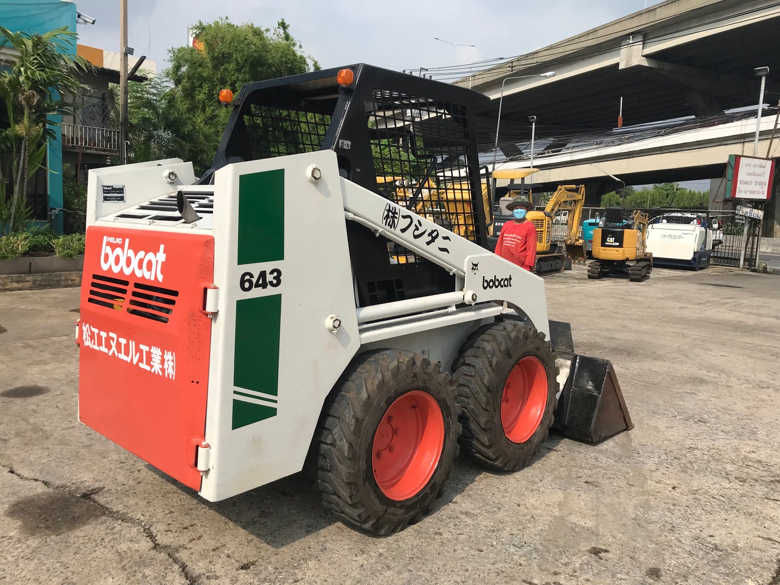 รถตัก Bobcat 643 พร้อมใช้งาน นำเข้าจากญี่ปุ่นชั่วโมงการทำงานน้อย รถตัก Bobcat 643 พร้อมใช้งาน นำเข้าจากญี่ปุ่นชั่วโมงการทำงานน้อย