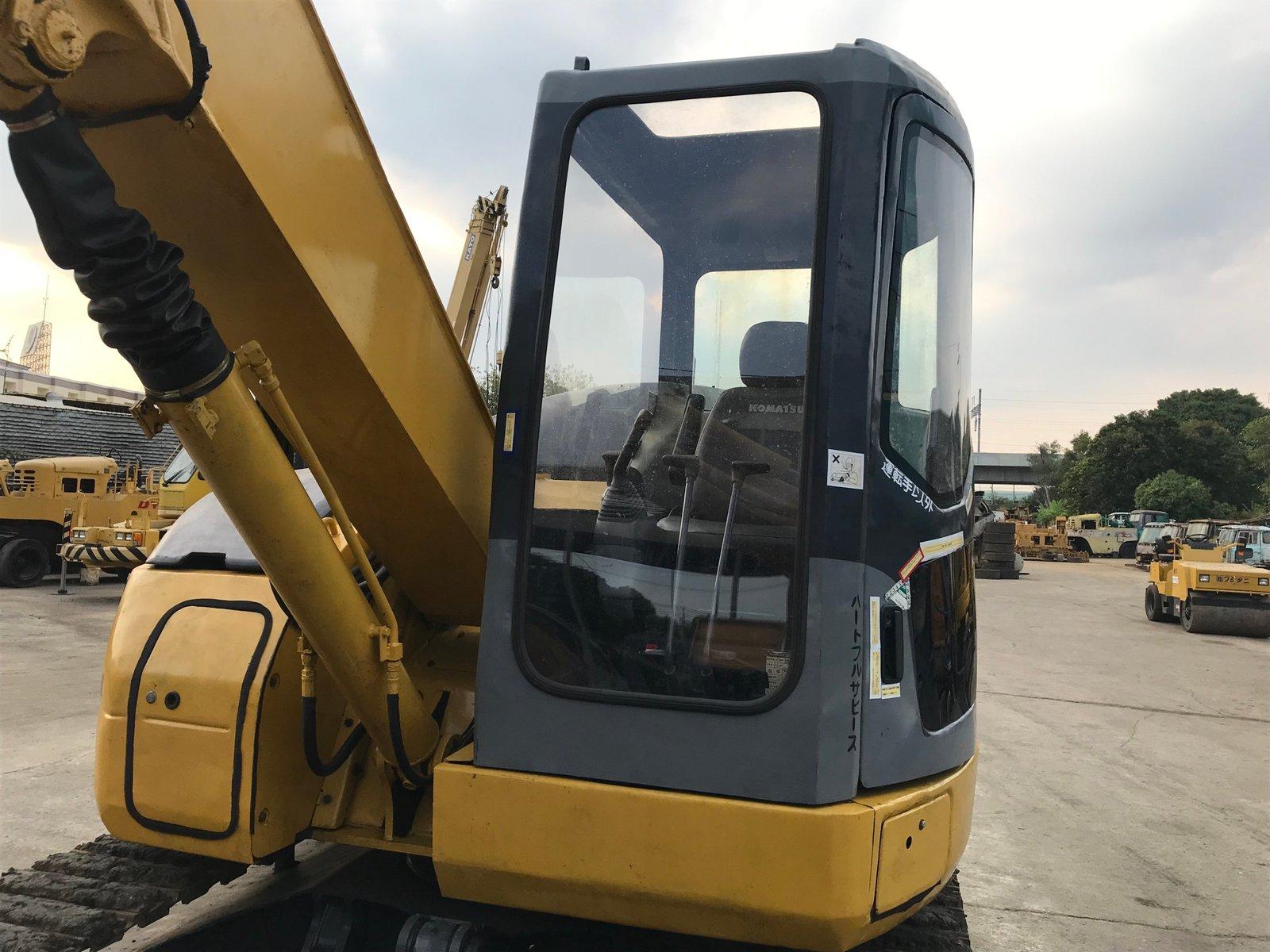 รถขุด KOMATSU PC78UU-6EO  พร้อมใช้งาน นำเข้าจากญี่ปุ่นชั่วโมงการใช้งานน้อย