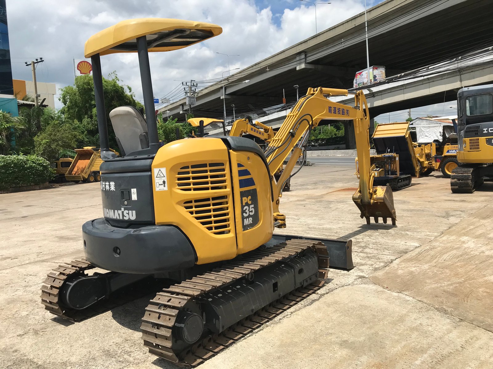รถขุดมือสอง KOMATSU PC35MR-2 รถนำเข้าจากญี่ปุ่นใช้แล้ว พร้อมใช้งาน