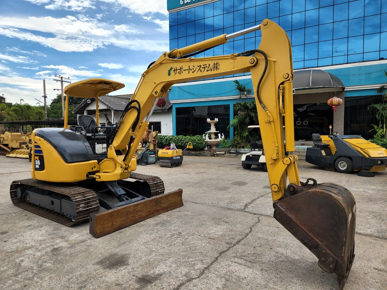รถขุดมือสอง KOMATSU  PC55MR-3  นําเข้ามาจากญี่ปุ่นพร้อมใช้งาน