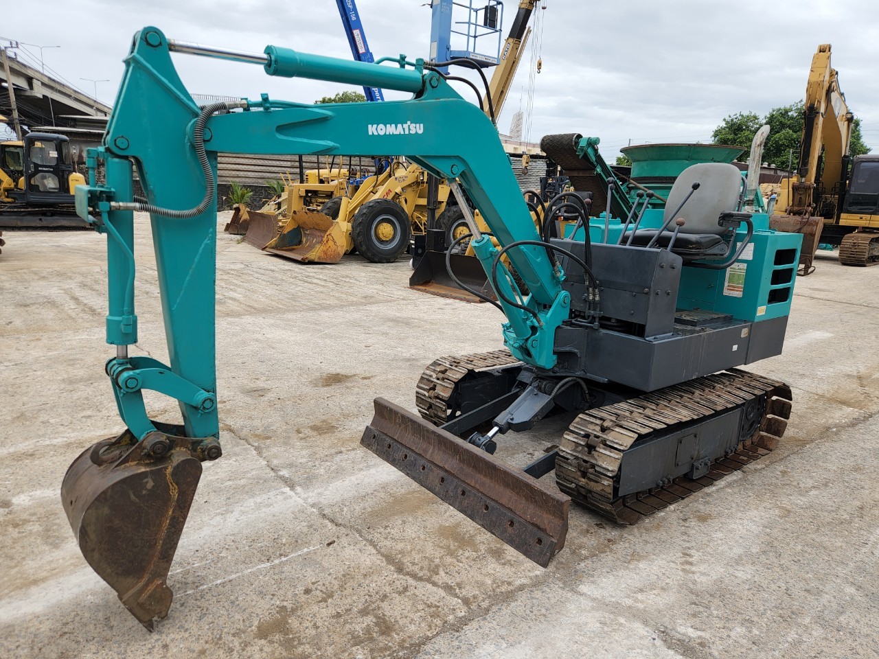 รถขุดมือสอง KOMATSU  PC10-1 นําเข้าจากญี่ปุ่นสภาพพร้อมใช้งานค่ะ