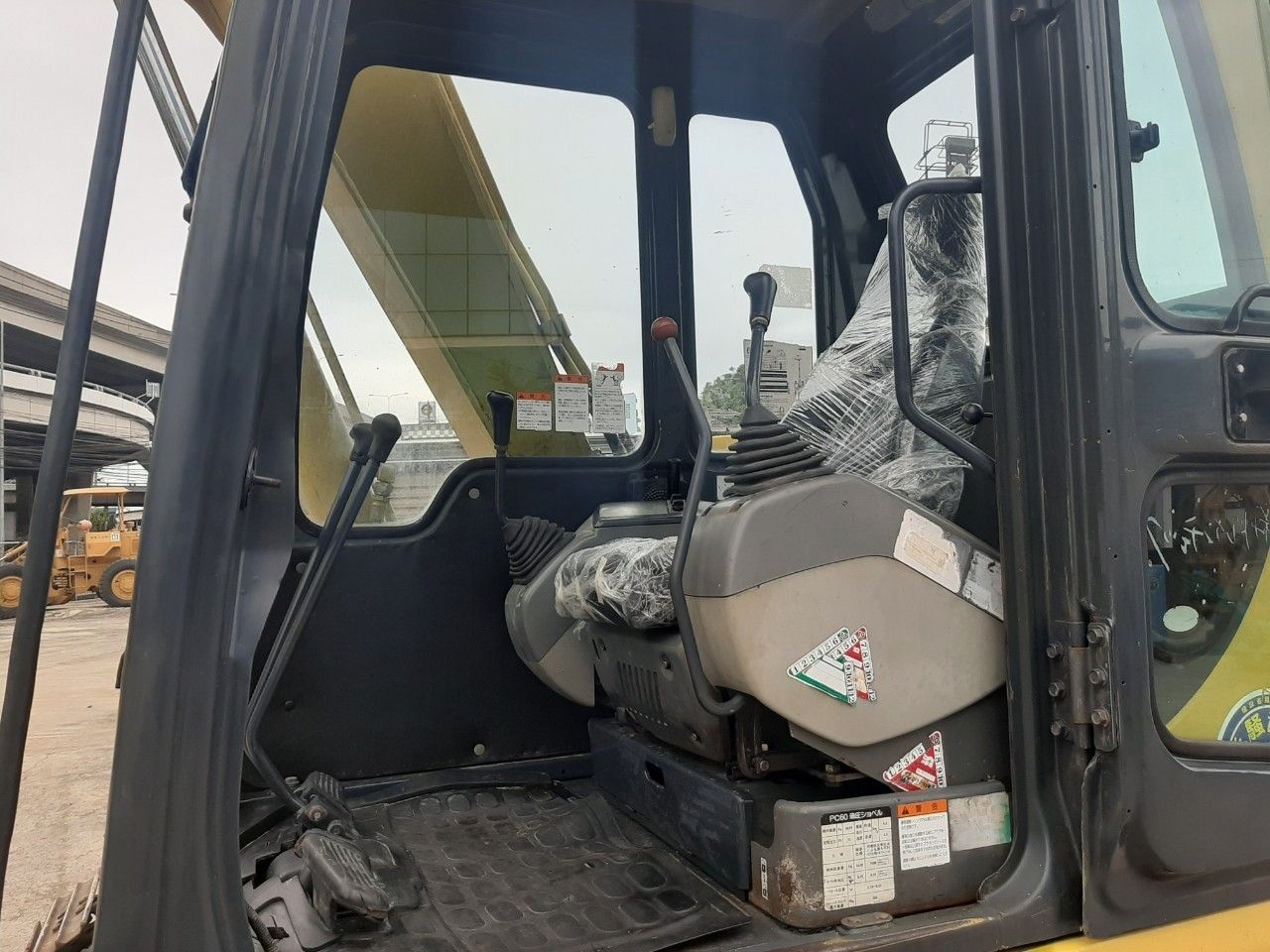 รถขุด KOMATSU PC60-7 พร้อมใช้งาน สอบถามเพิ่มเติมที่คุณชัญญา รถขุด KOMATSU PC60-7 พร้อมใช้งาน สอบถามเพิ่มเติมที่คุณชัญญา