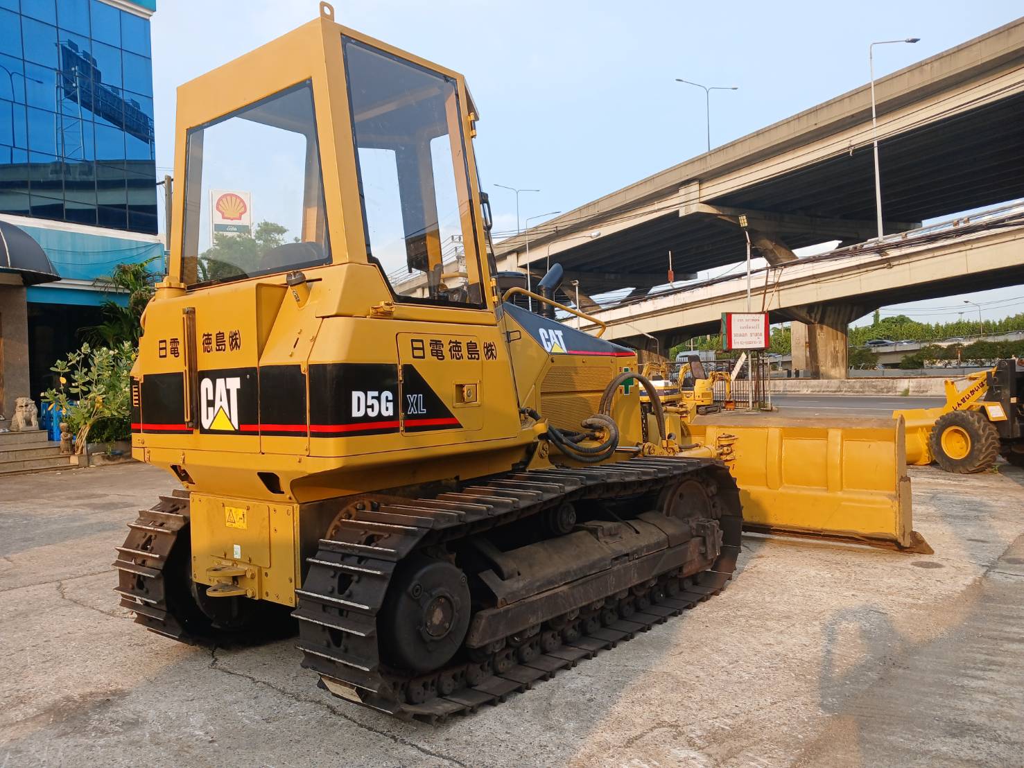 รถแทรคเตอร์ CAT D5GXL ใบมีด 6 ทิศทาง สอบถามที่คุณครีม 0658844400
