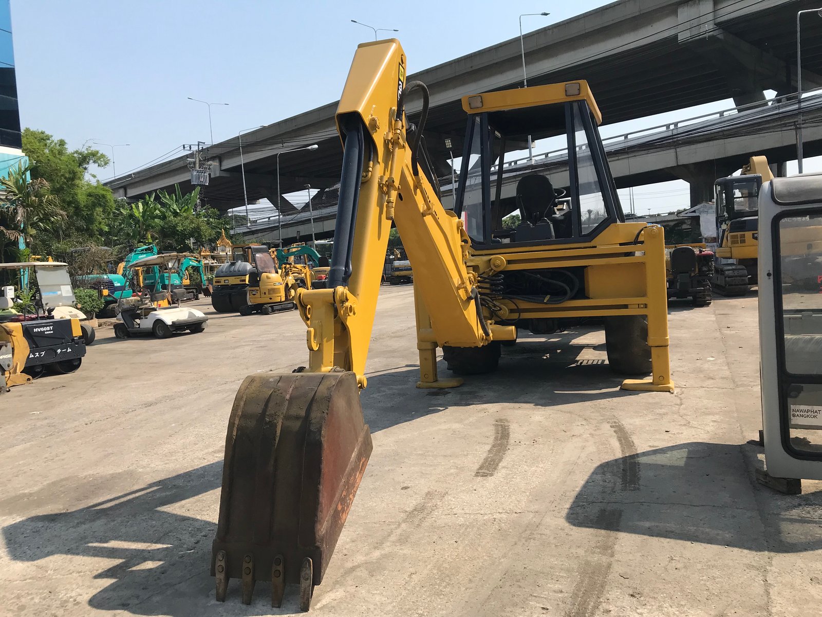 รถตักหน้าขุดหลัง JCB 3CX พร้อมใช้งาน สอบถามที่คุณครีม 0658844400 รถตักหน้าขุดหลัง JCB 3CX พร้อมใช้งาน สอบถามที่คุณครีม 0658844400