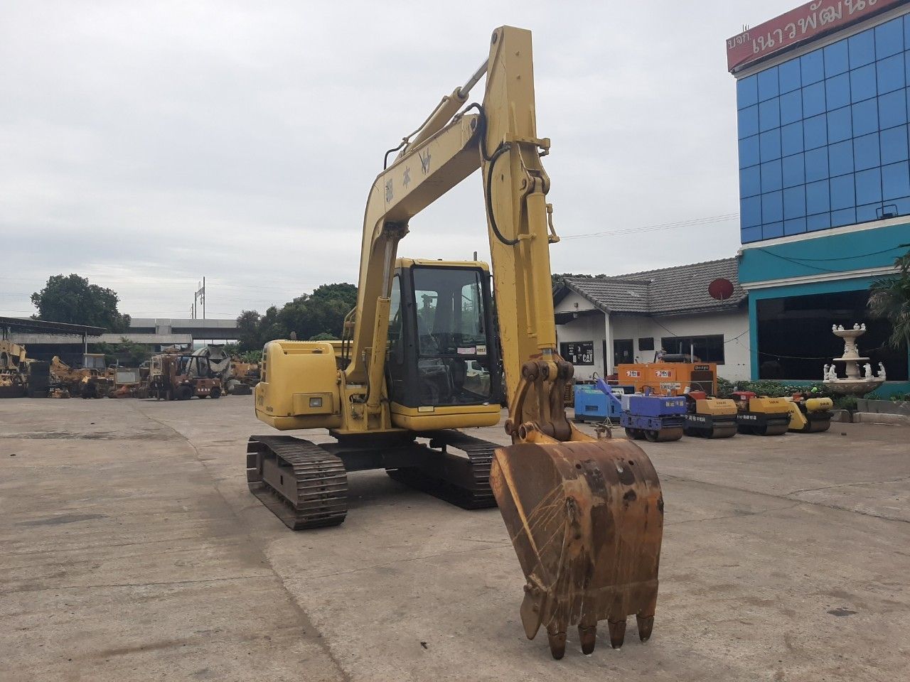 รถขุด KOMATSU PC60-7 พร้อมใช้งาน สอบถามเพิ่มเติมที่คุณชัญญา รถขุด KOMATSU PC60-7 พร้อมใช้งาน สอบถามเพิ่มเติมที่คุณชัญญา