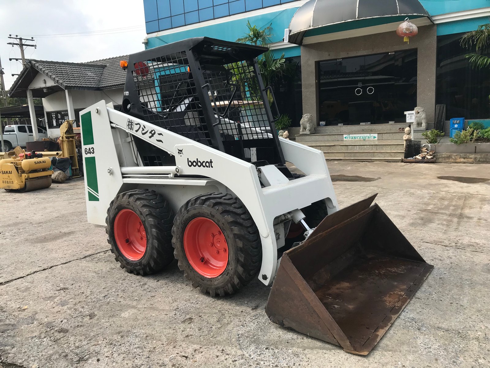 รถตัก Bobcat 643 พร้อมใช้งาน นำเข้าจากญี่ปุ่นชั่วโมงการทำงานน้อย รถตัก Bobcat 643 พร้อมใช้งาน นำเข้าจากญี่ปุ่นชั่วโมงการทำงานน้อย