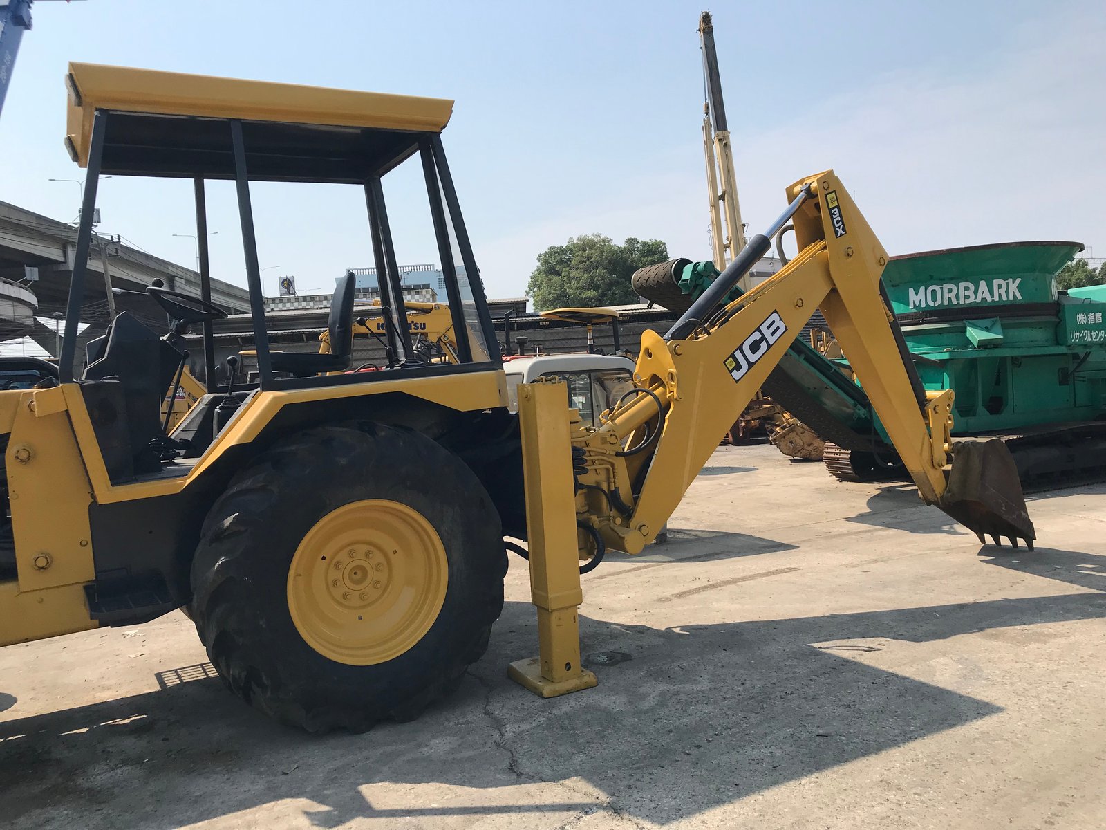 รถตักหน้าขุดหลัง JCB 3CX พร้อมใช้งาน สอบถามที่คุณครีม 0658844400