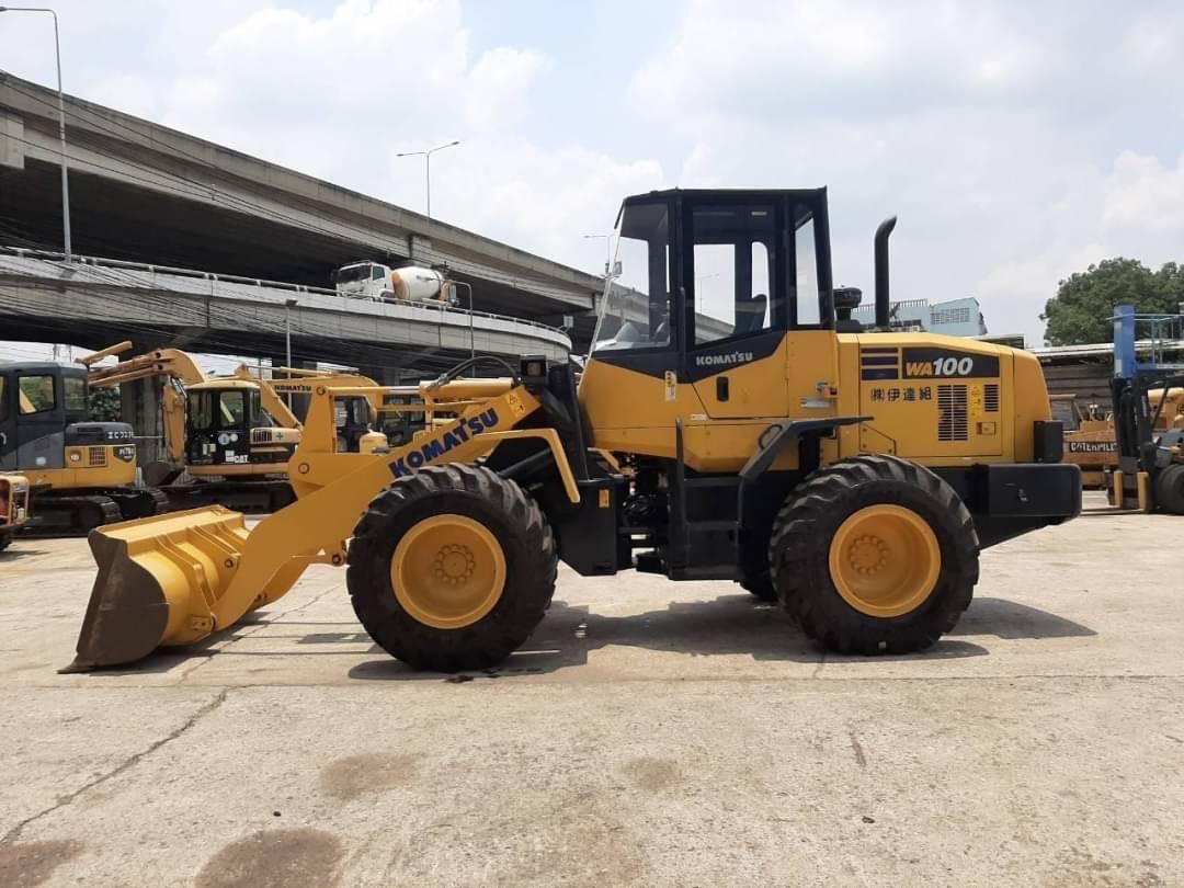 รถตัก KOMATSU WA100-7 นำเข้าจากญี่ปุ่น ใช้งานมาน้อย คันนี้แขนยาว ไม่เคยใช้ในไทย พร้อมใช้งาน รถตัก KOMATSU WA100-7 นำเข้าจากญี่ปุ่น ใช้งานมาน้อย คันนี้แขนยาว ไม่เคยใช้ในไทย พร้อมใช้งาน