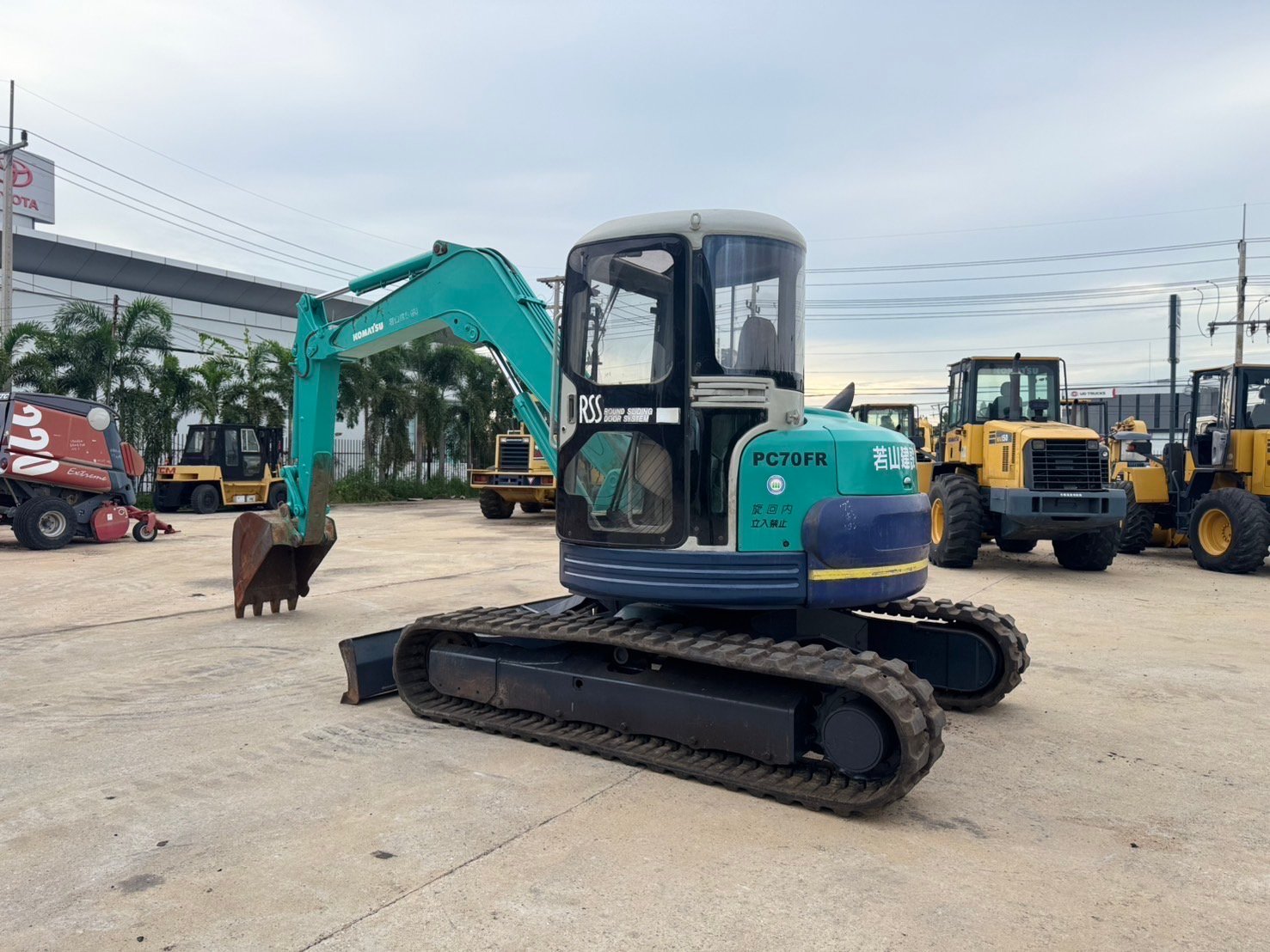 รถขุด KOMATSU PC70FR-1 ใช้งานมาน้อย สอบถามที่คุณครีม 0658844400
